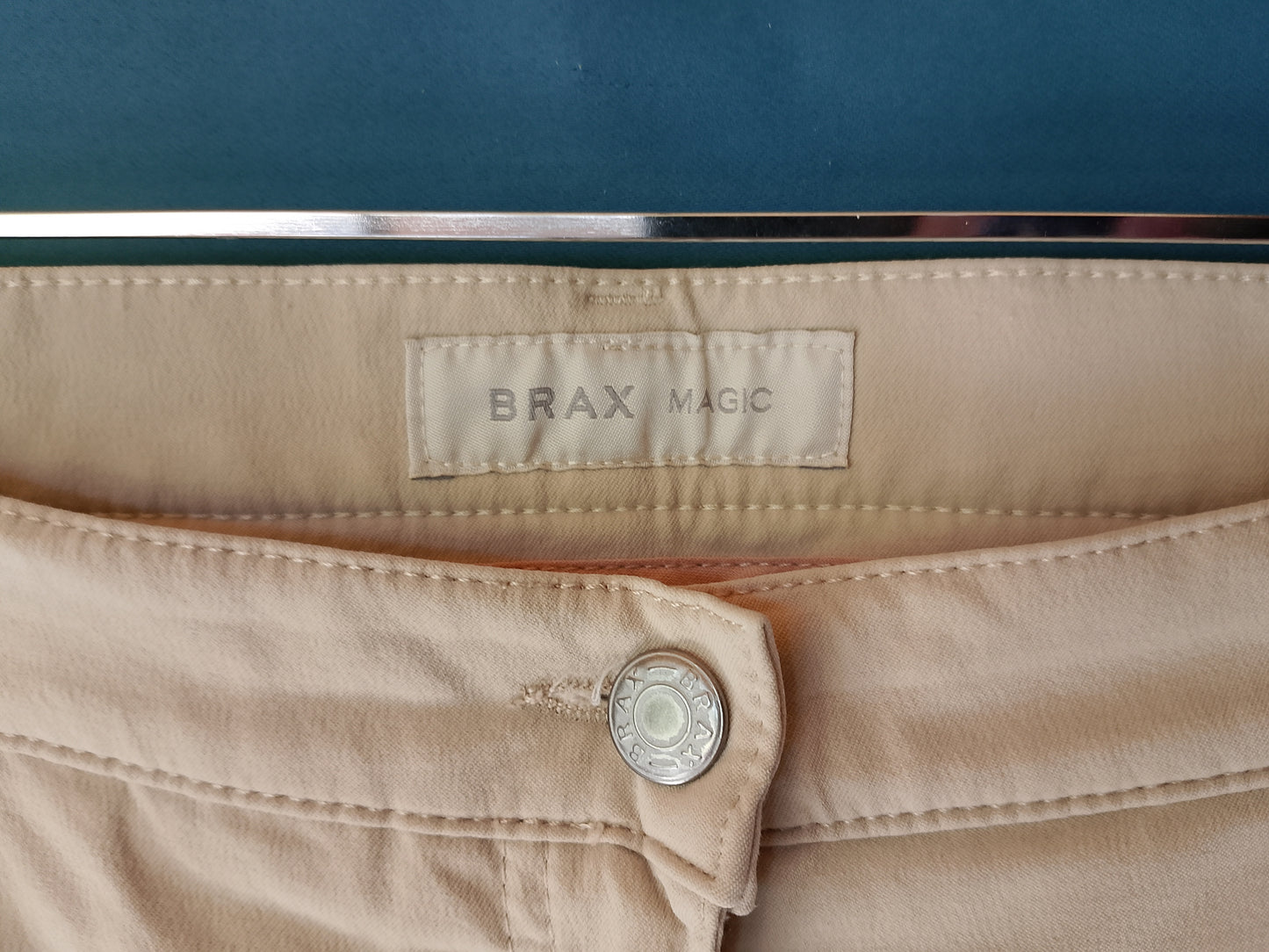Pantaloni Casual Eleganti 'Modell Nicola', Culoare bej, Mărimea 44K - Croială Confortabilă!