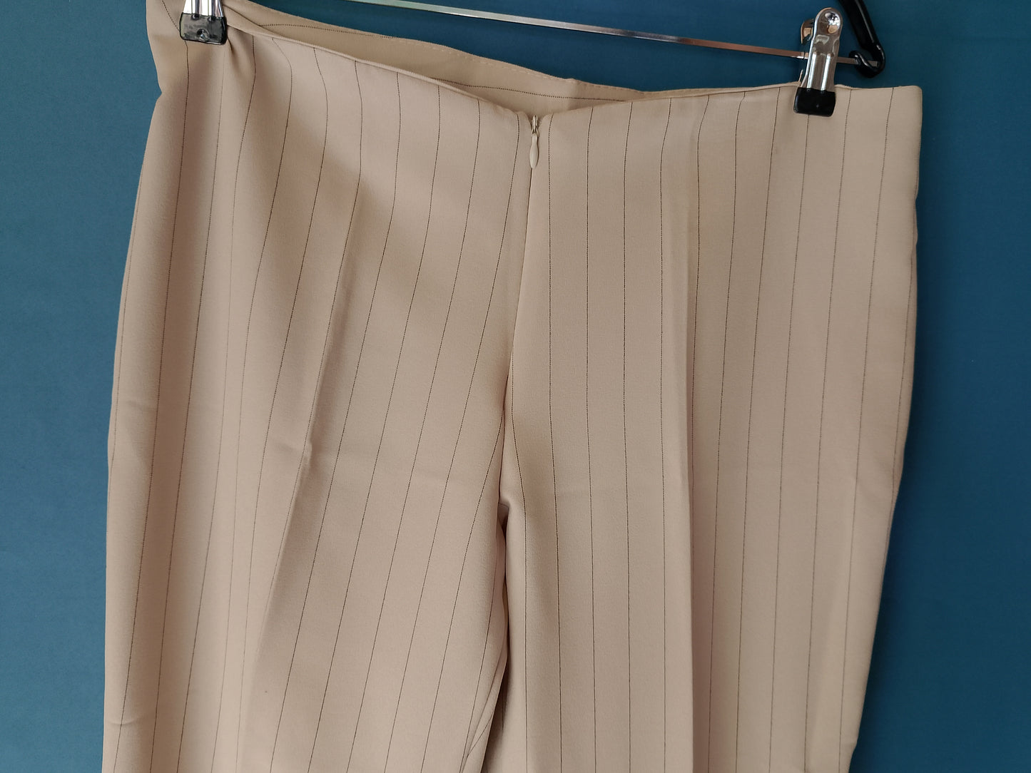 Pantaloni eleganți "Wide Leg", cu dungi fine, Mărimea 46, NOI cu etichetă!
