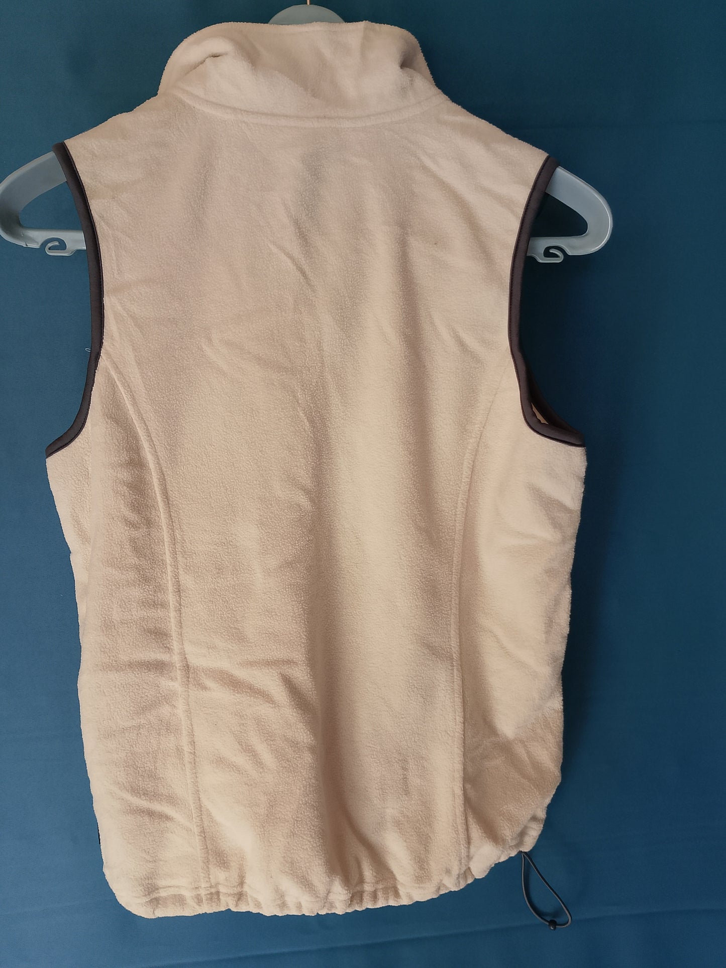 Vestă de Fleece Unisex, culoarea Bej, Mărimea S- Confort și căldură pentru activități în aer liber!