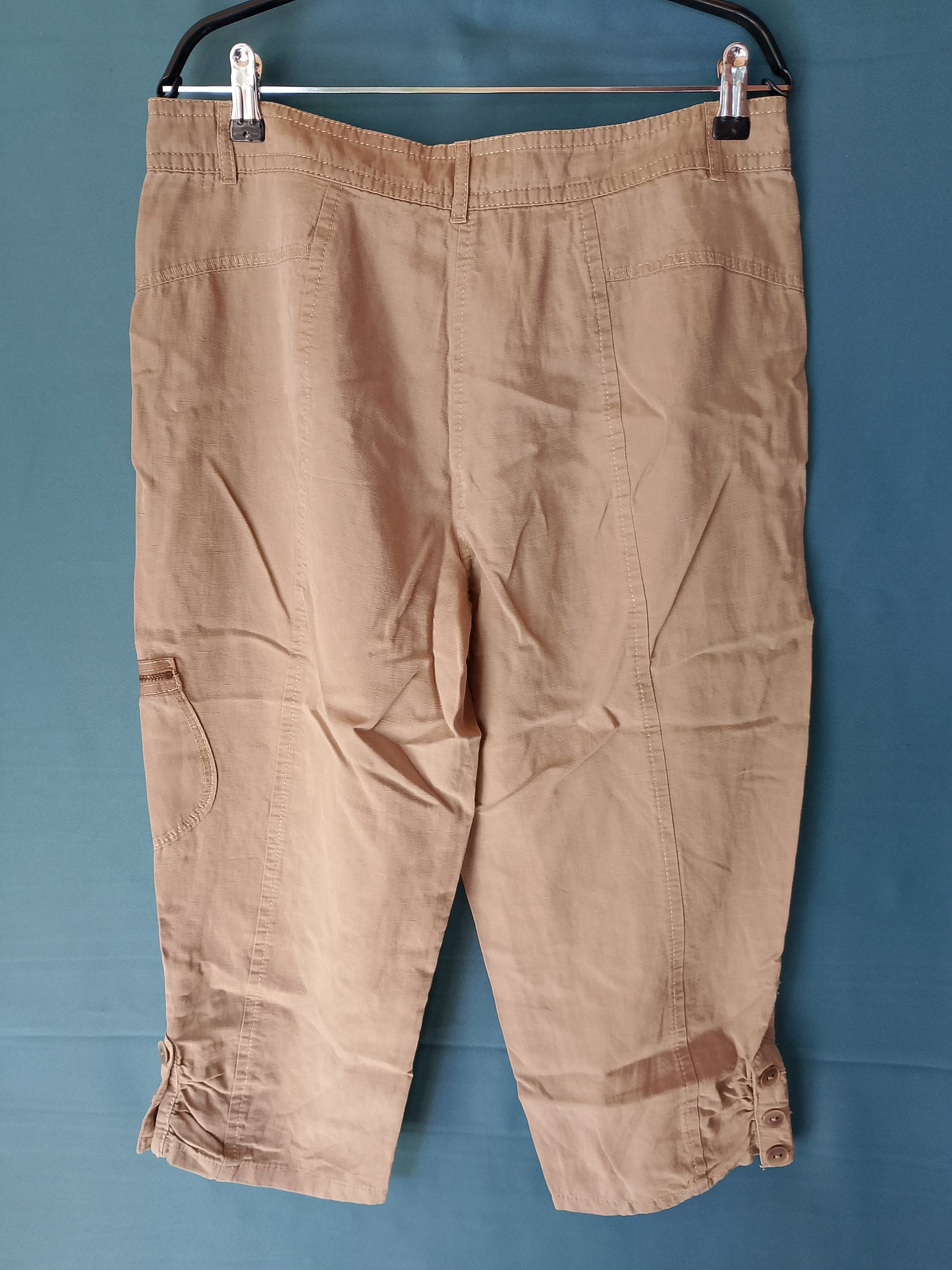 Pantaloni scurți/Capri 'Apriori', Culoare bej, Mărimea 44 - Perfecți pentru vară!
