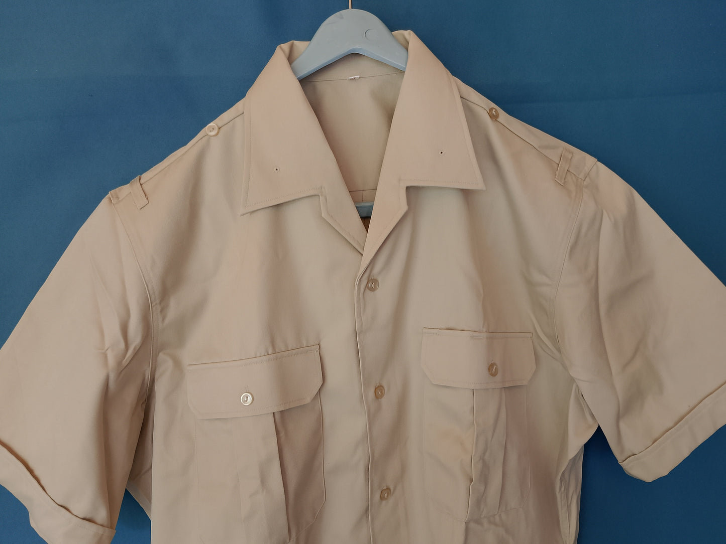 Cămașă Uniformă Clasic Militar/Pompier, Mărimea 42, Culoare Bej Deschis - Piesa de Colecție sau Uniformă Funcțională!