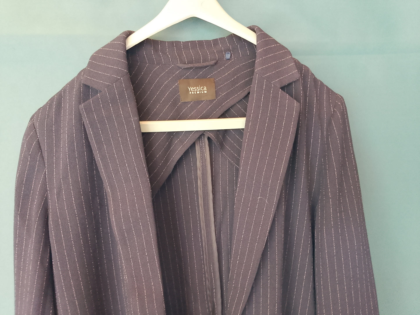 Sacou de damă 'Yessica by C&A', cu dungi fine, Culoare Gri - Eleganță și stil office!