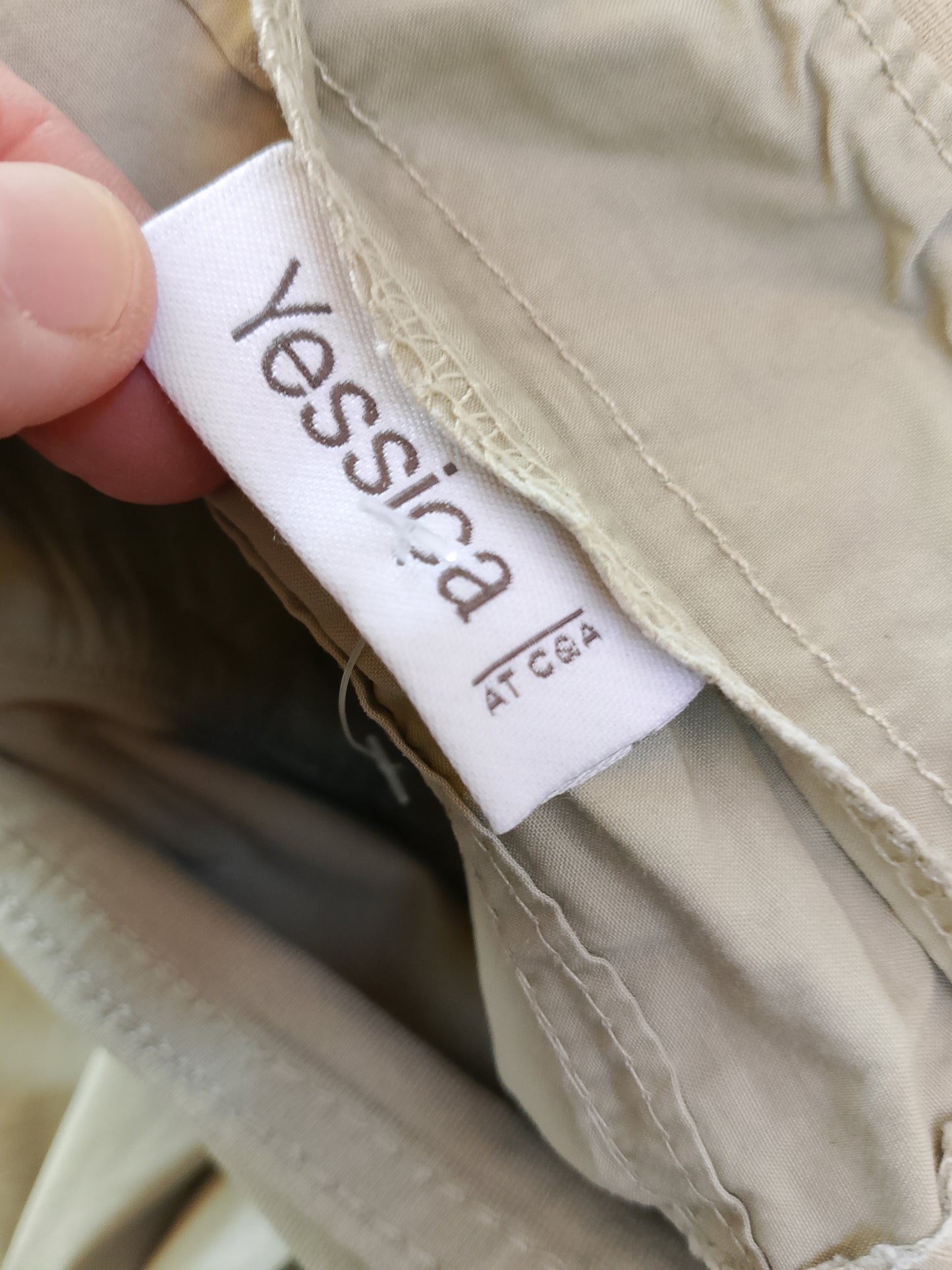 Pantaloni Casual de Maternitate 'C&A', Mărimea 38, Culoare Bej - Confort și Stil pentru viitoarele mămici!