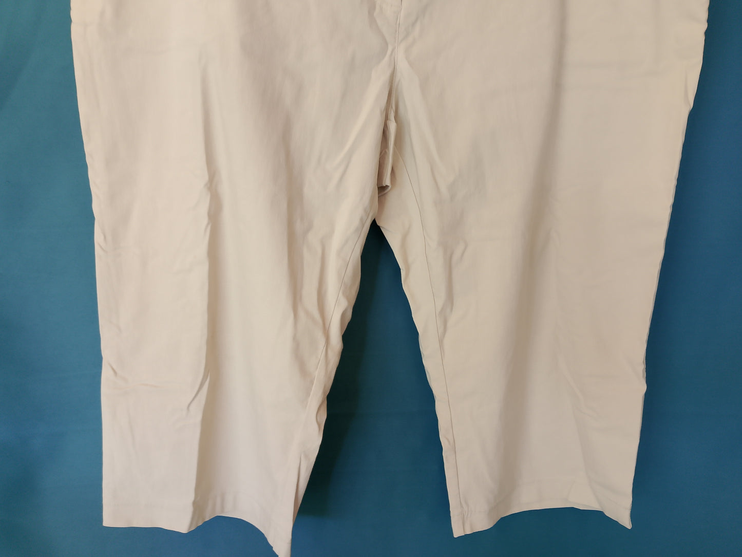 Pantaloni Capri Confortabili, Culoare Bej, Mărimea 56 (XXL) - Perfecți pentru zilele calde!