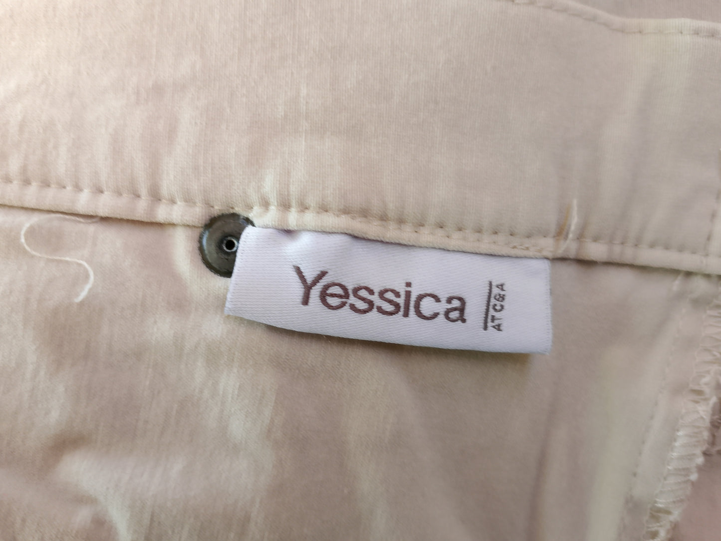 Pantaloni Capri Confortabili, Culoare Bej, Mărimea 56 (XXL) - Perfecți pentru zilele calde!