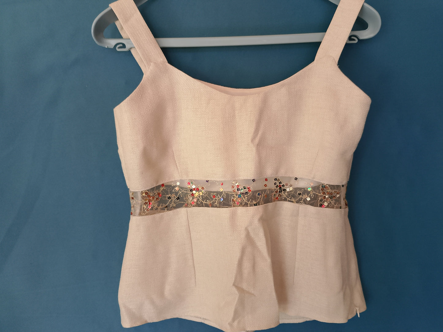 Bluză Elegantă 'LOLA CANDELA', Mărimea 42, Culoare Bej, Cu Aplicație de Dantelă - O piesă de efect!