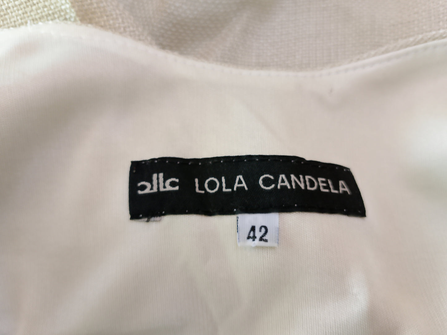 Bluză Elegantă 'LOLA CANDELA', Mărimea 42, Culoare Bej, Cu Aplicație de Dantelă - O piesă de efect!