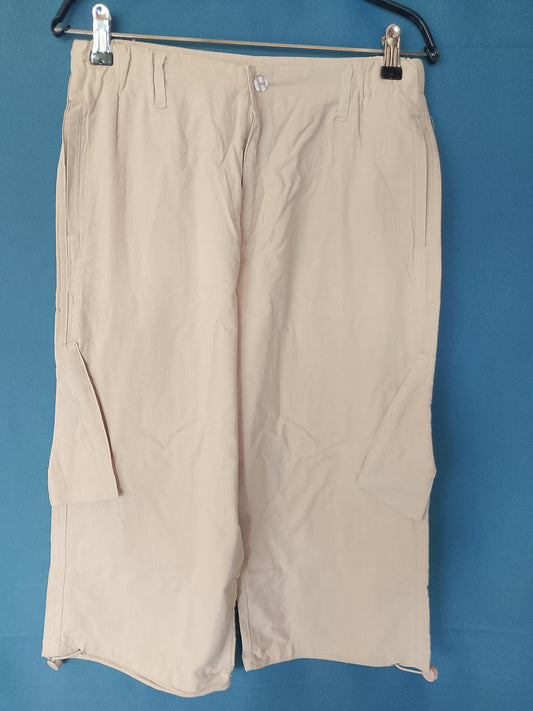 Pantaloni 3/4 Cargo de dama, mărimea L - Ideali pentru Exploratori Urbani!