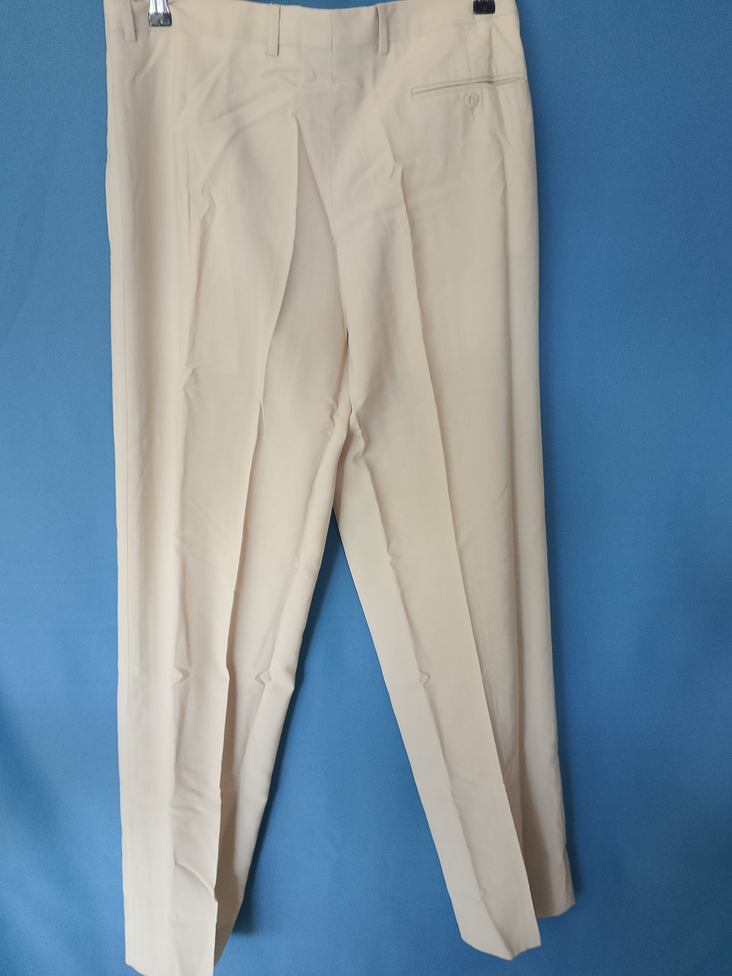 Pantaloni eleganți Eurdicio Tacci, bej, pentru bărbați, cu pliseuri, ideali pentru un look business-casual. . Marime talie 44cm.
