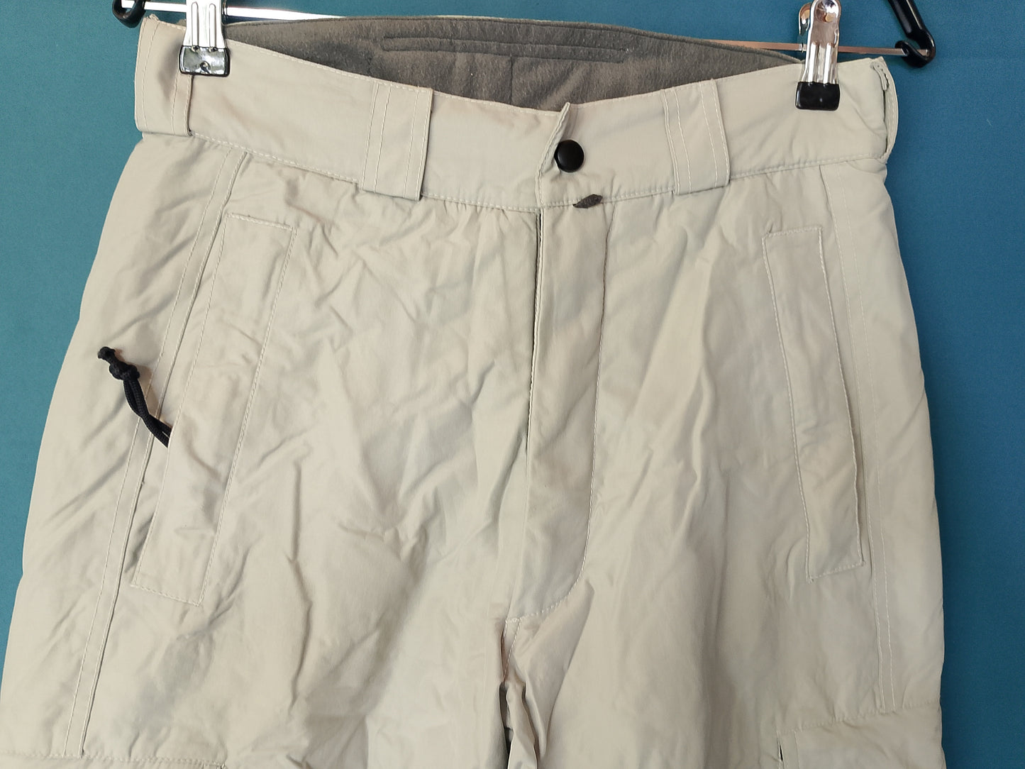 Pantaloni de schi/snowboard SLB Industries, bej, stil cargo, ideali pentru aventuri pe pârtie. Marime XS