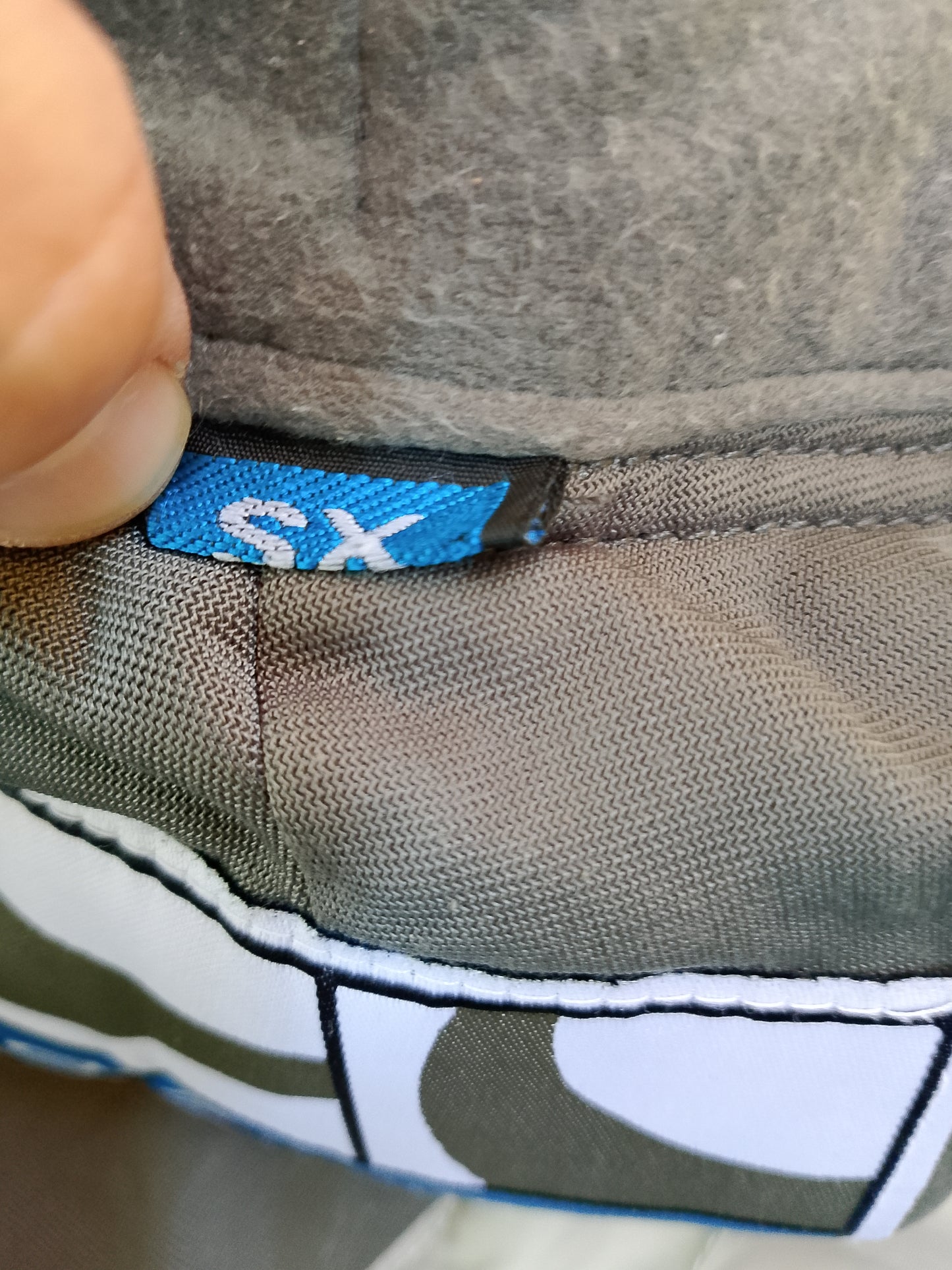 Pantaloni de schi/snowboard SLB Industries, bej, stil cargo, ideali pentru aventuri pe pârtie. Marime XS