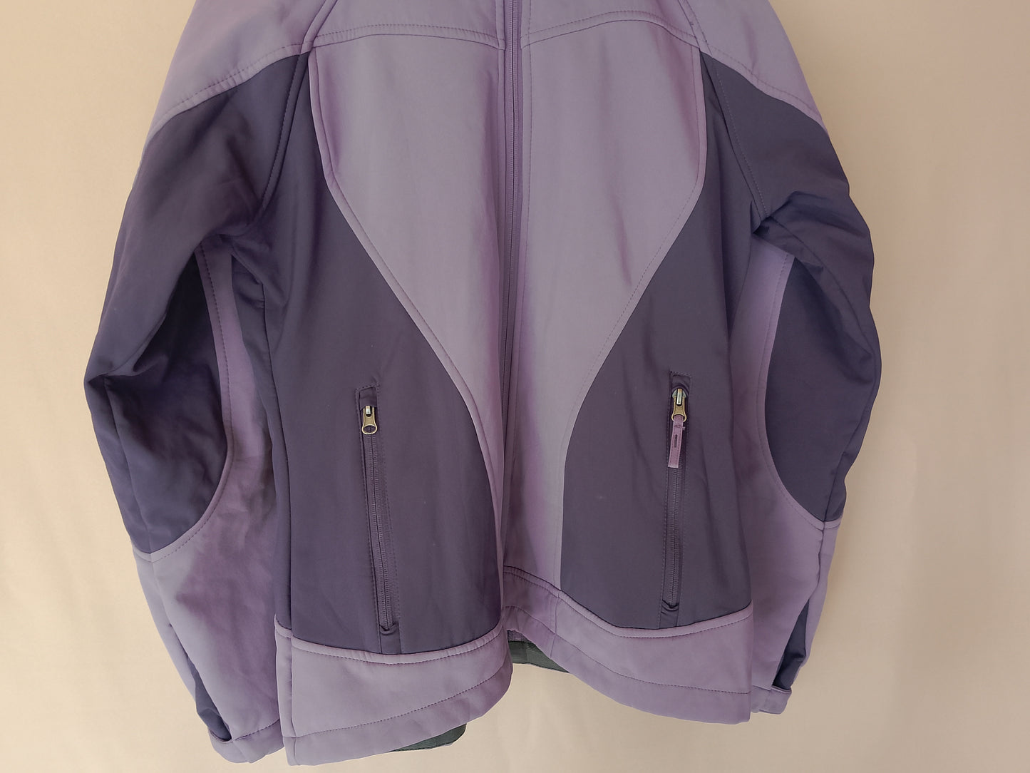 Geacă softshell Free Country, mov/gri, ideală pentru activități outdoor, mărimea M