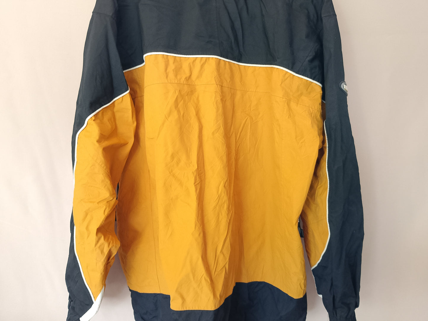 Geacă outdoor North 49, mărimea L/XL - Culoare îndrăzneață și rezistentă la frig!