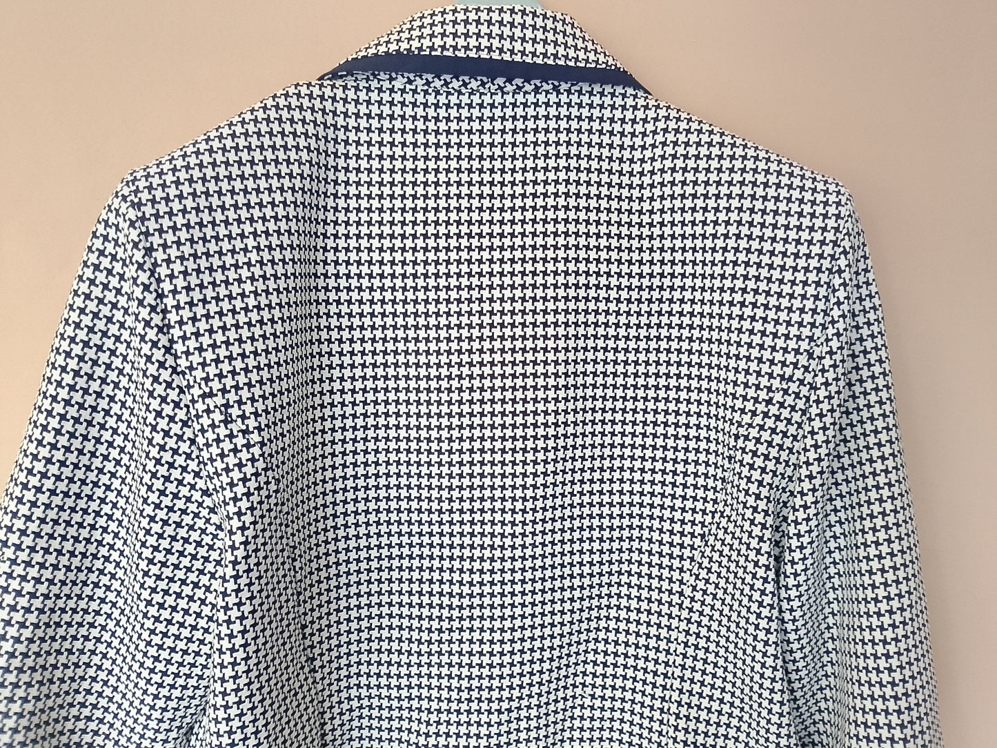 Sacou elegant cu imprimeu houndstooth și revere contrastante - Sac Harbor - O piesă clasică și atemporală!