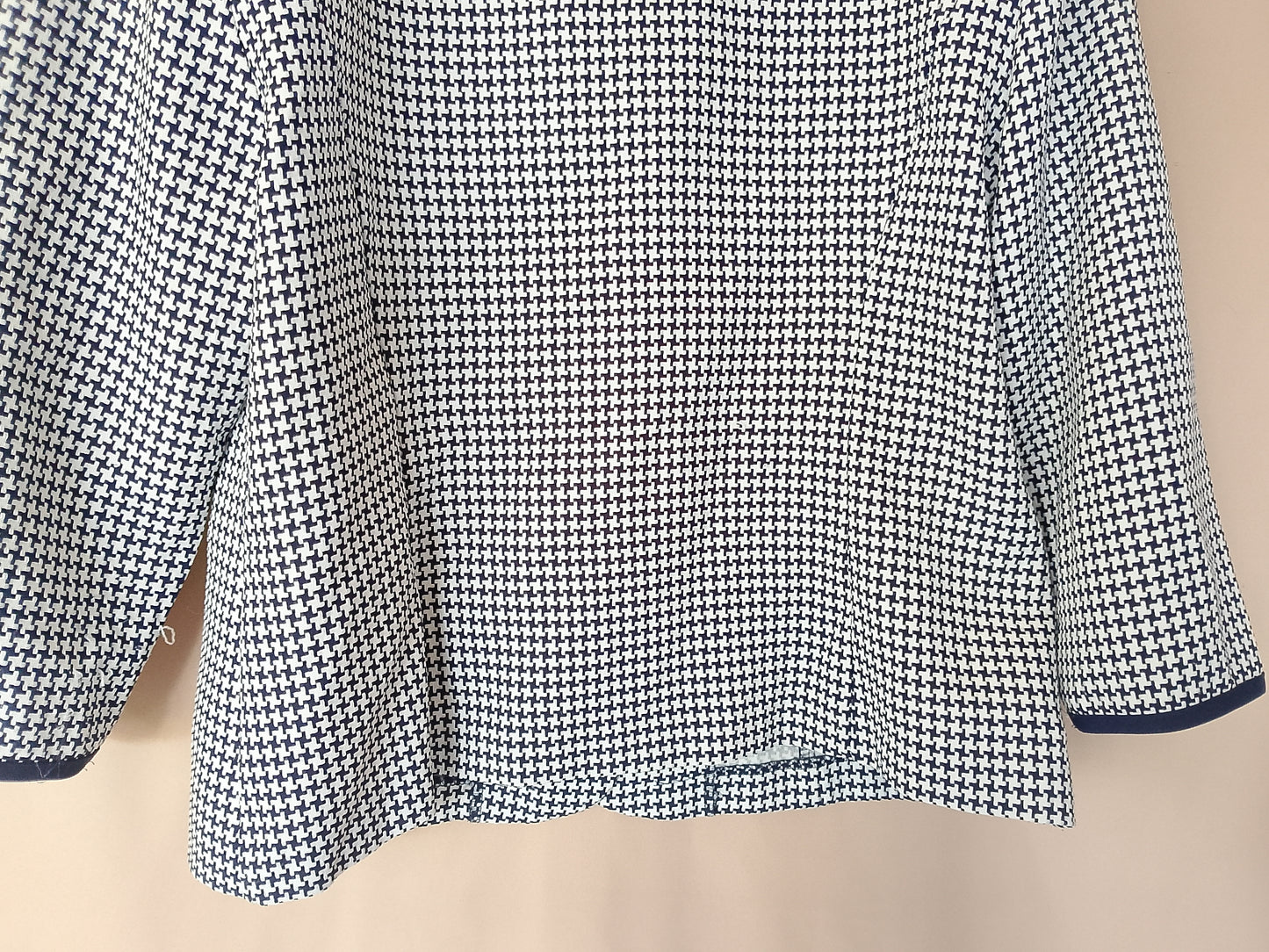 Sacou elegant cu imprimeu houndstooth și revere contrastante - Sac Harbor - O piesă clasică și atemporală!