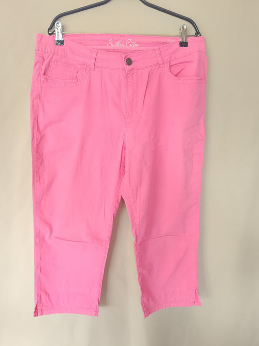 Culori vibrante pentru o vară plină de stil: pantaloni capri roz, marca Southern Cotton Marimea 44.