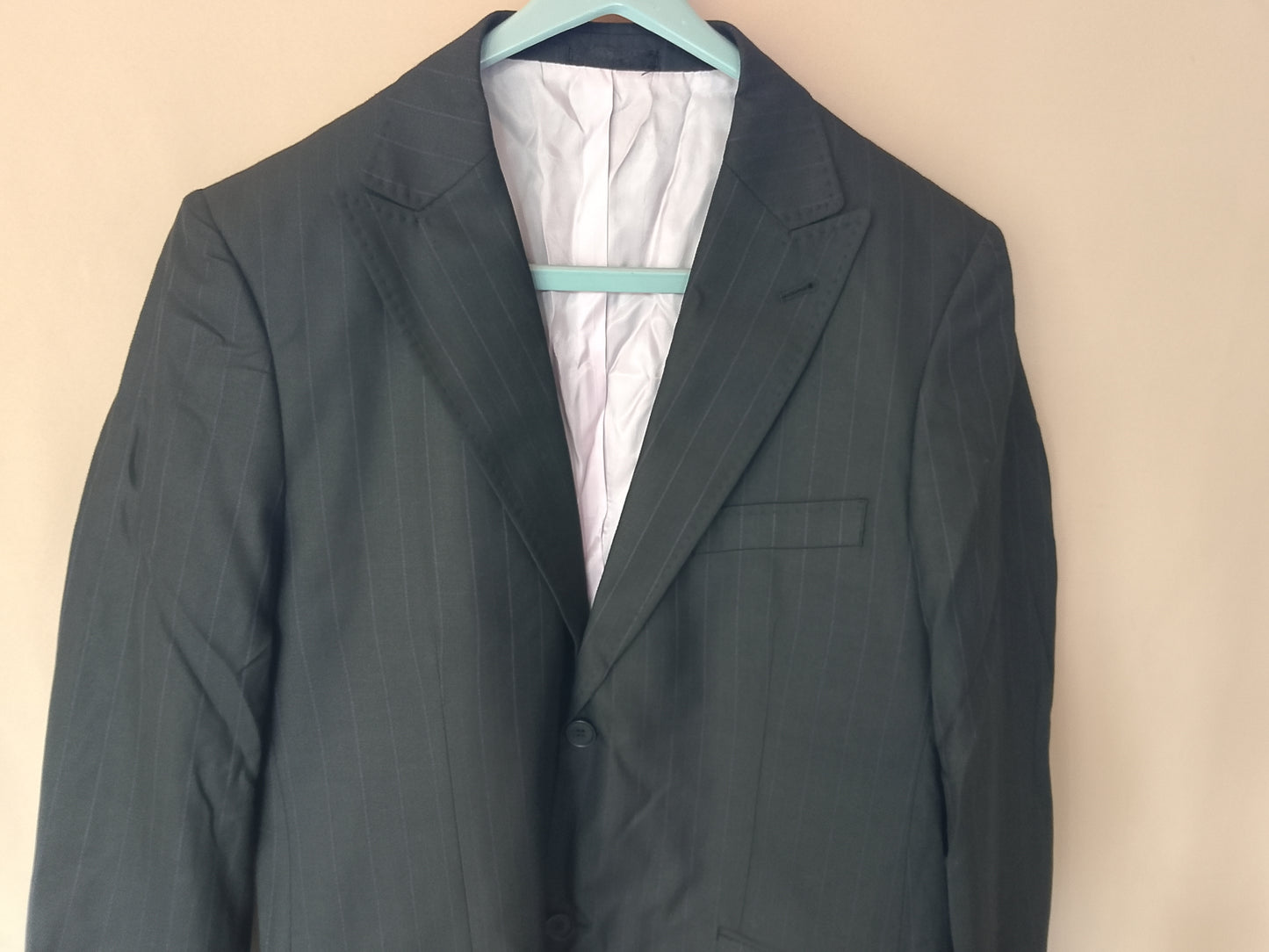Sacou elegant, clasic: piesa esențială pentru un look business sau formal.