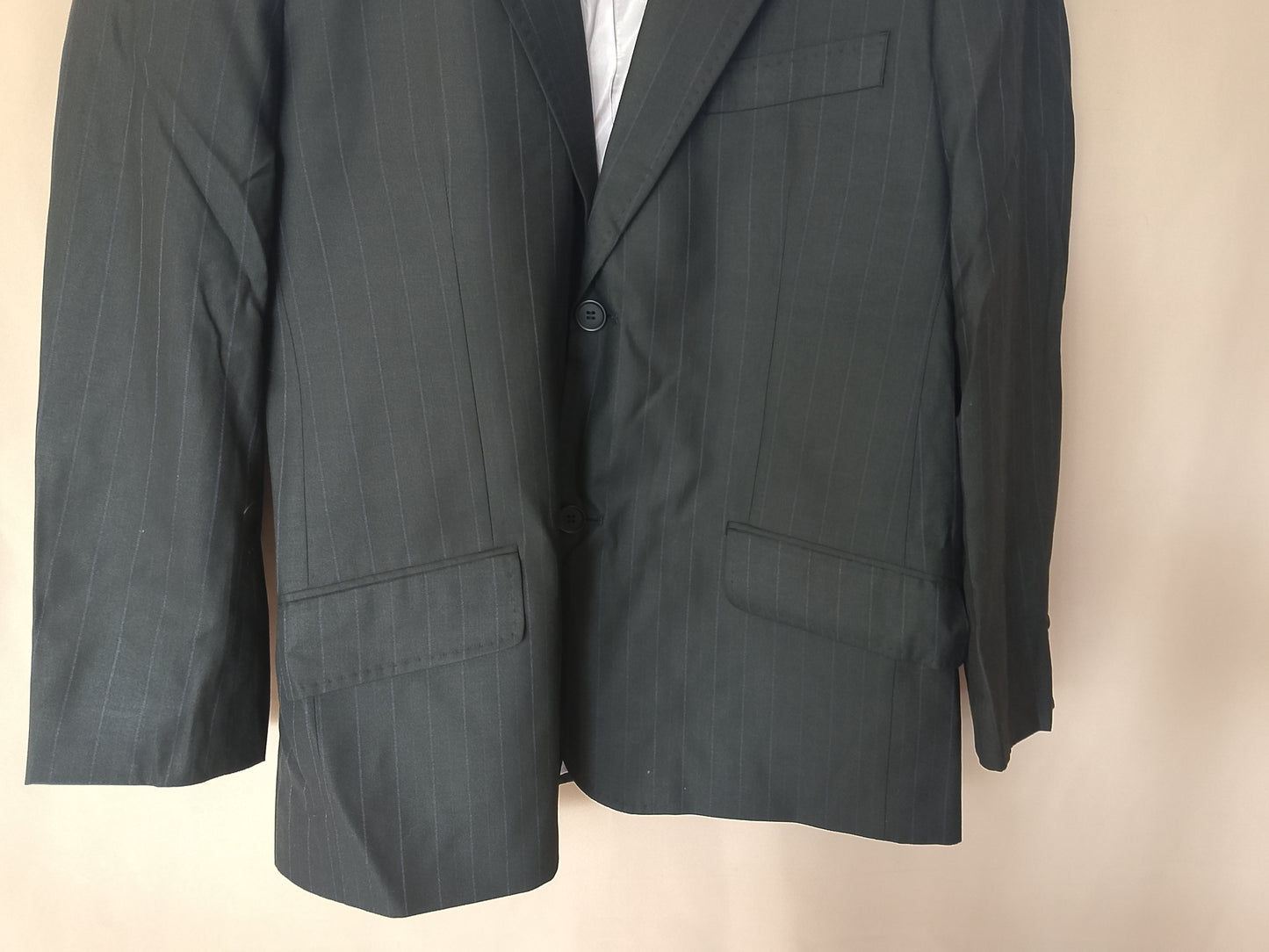 Sacou elegant, clasic: piesa esențială pentru un look business sau formal.
