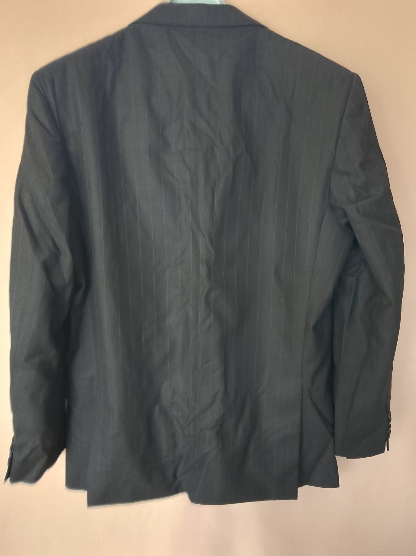Sacou elegant, clasic: piesa esențială pentru un look business sau formal.
