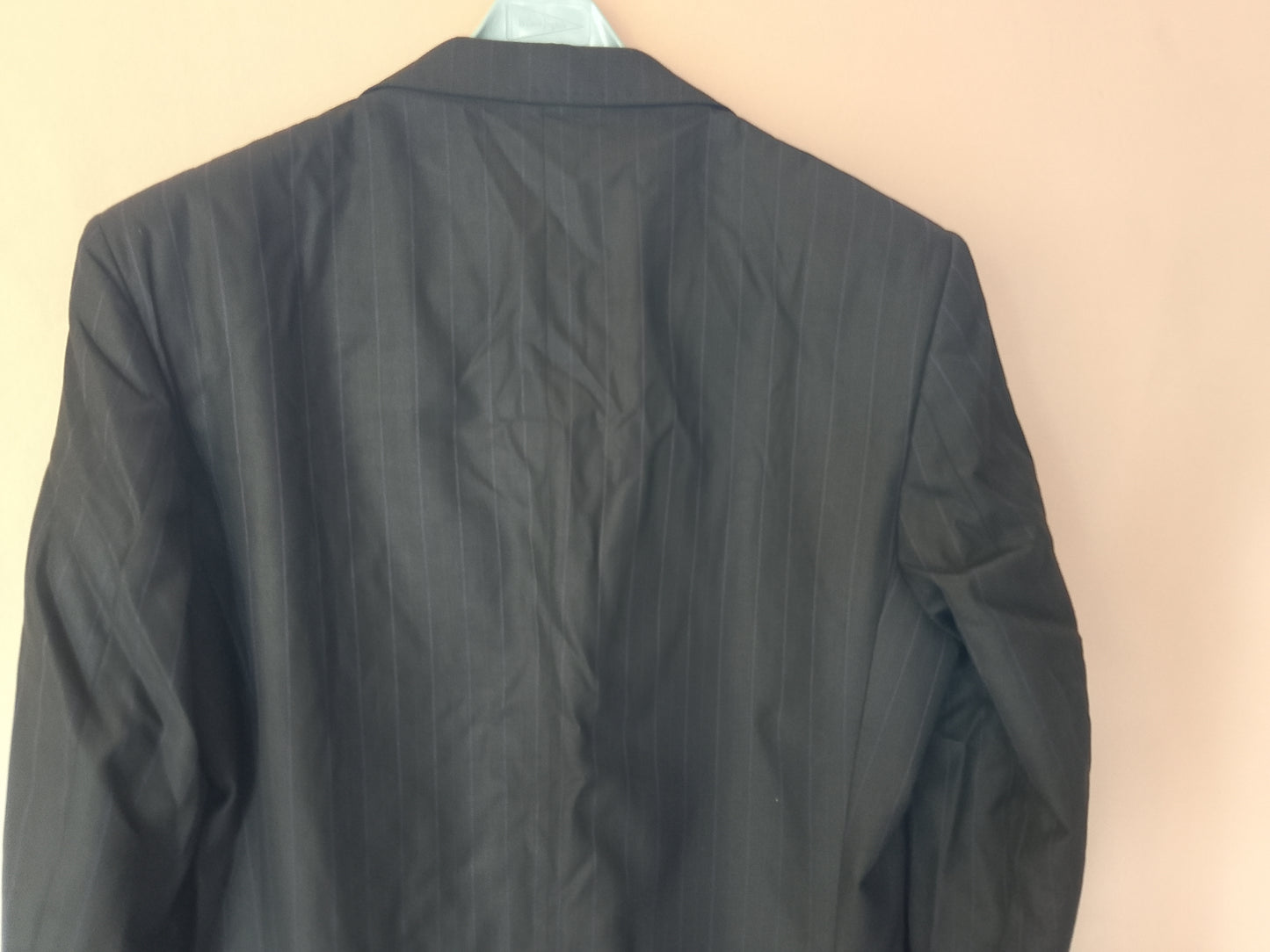 Sacou elegant, clasic: piesa esențială pentru un look business sau formal.