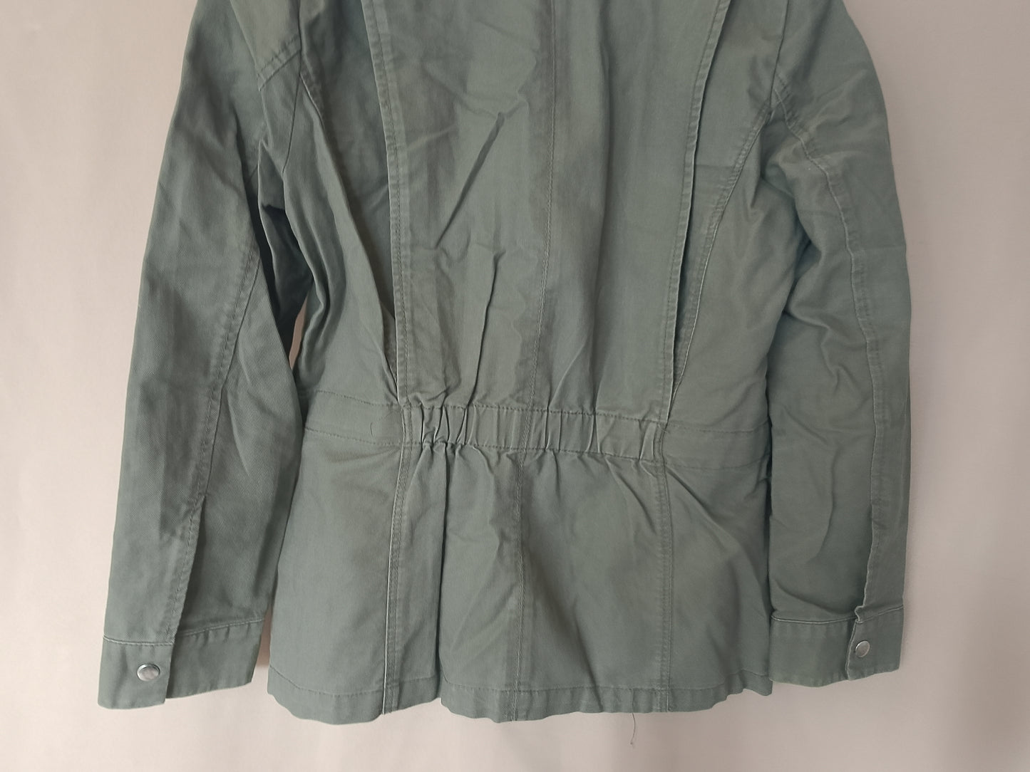 Stil militar urban: jachetă tip parka H&M, pentru un look casual, modern. Marimea S.
