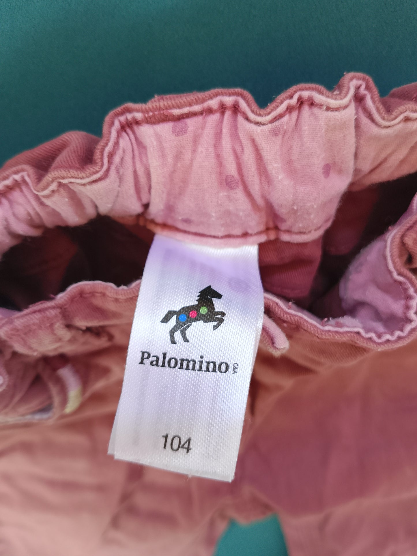 Pantaloni roz din catifea raiată pentru fetițe: Eleganță și confort pentru micuța ta! 104 cm