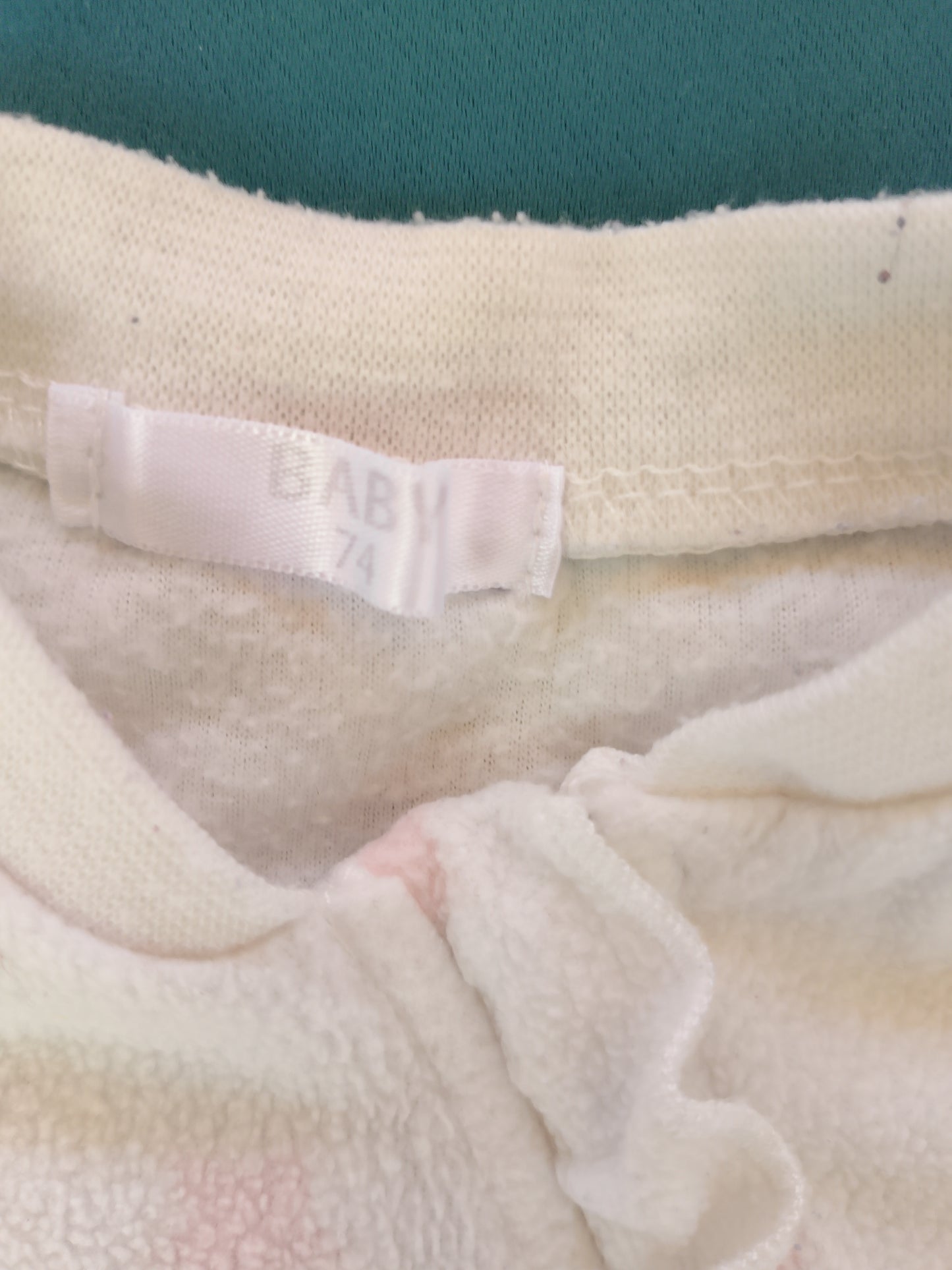 Pijamale pufoase pentru bebelușe cu design de iepuraș - Visuri dulci și îmbrățișări!