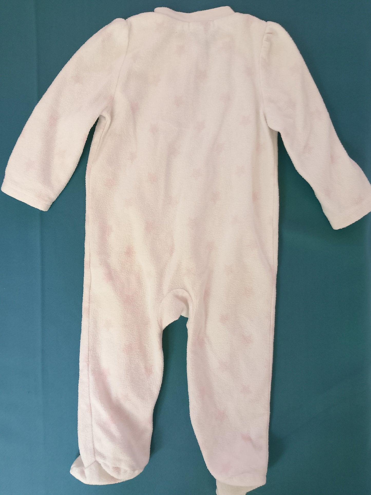 Pijamale pufoase pentru bebelușe cu design de iepuraș - Visuri dulci și îmbrățișări!