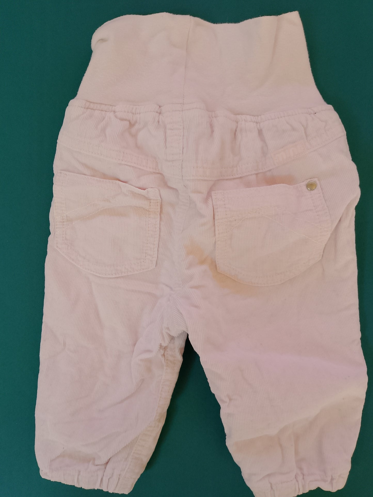Stil și confort maxim: pantaloni roz cu talie înaltă, perfecți pentru bebeluși!
