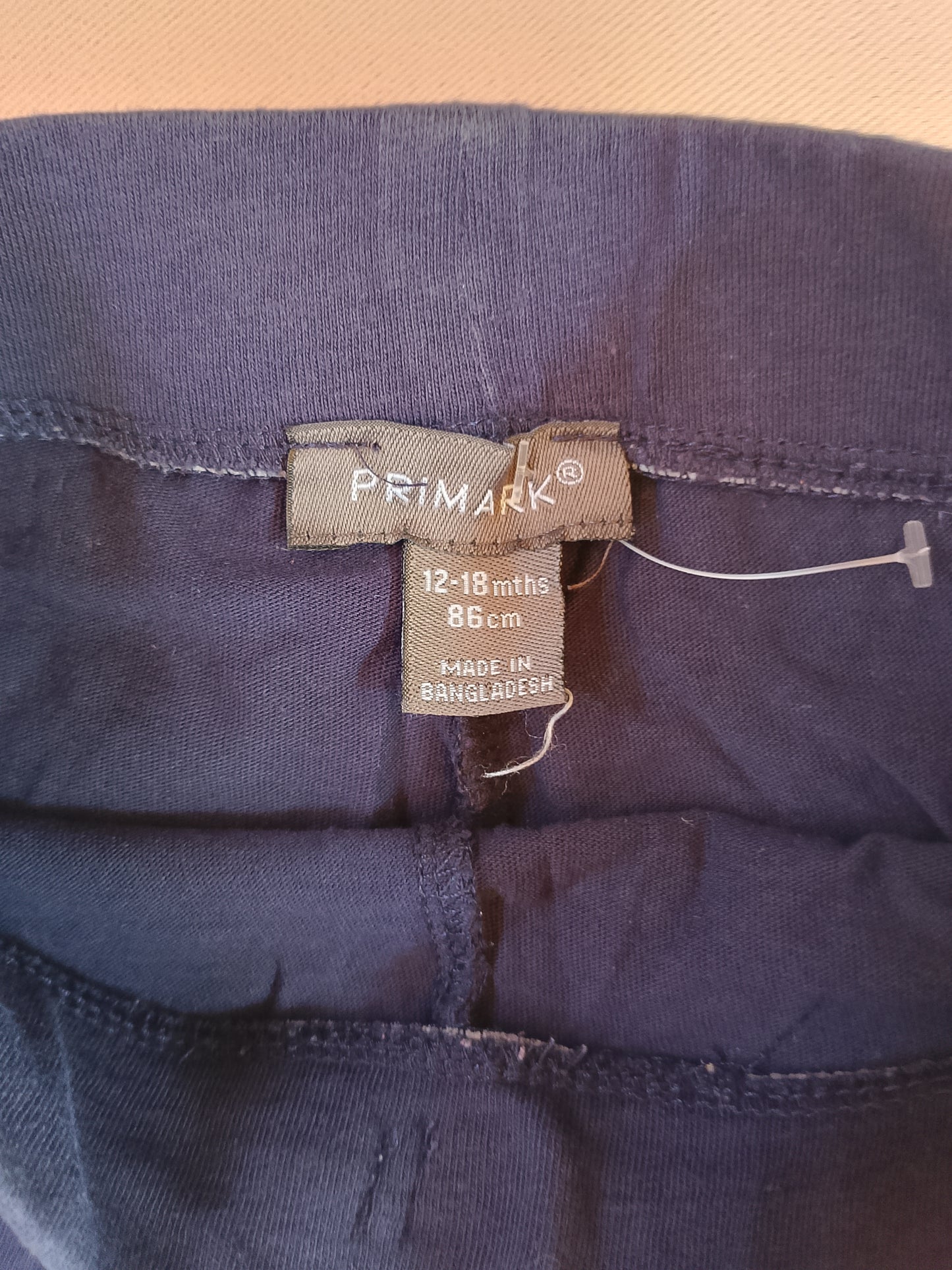 Bucură-te de vară cu stil: pantaloni scurți Primark, bleumarin, pentru bebeluși! 12- 18 luni.