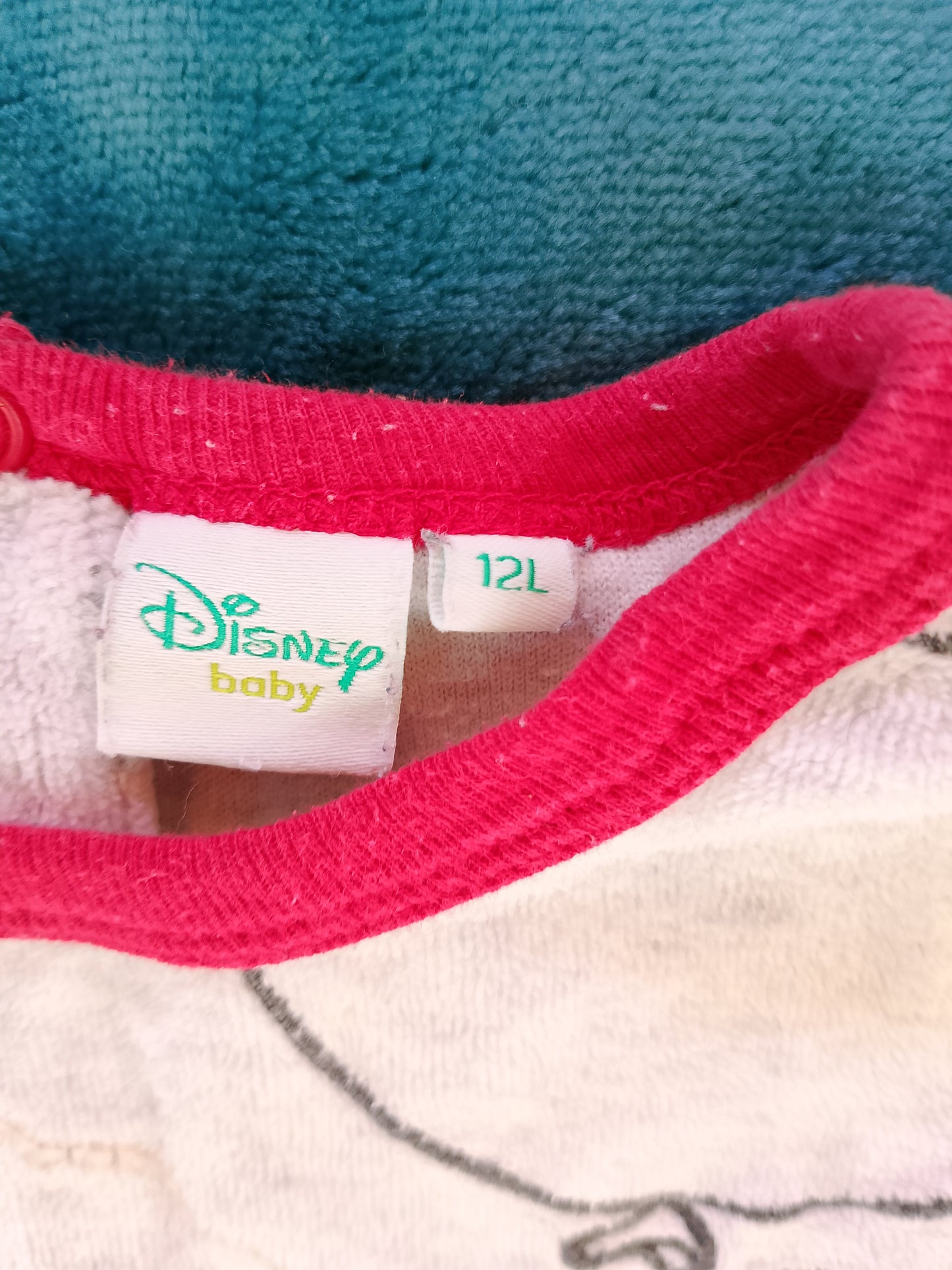 Salopetă Disney cu Winnie the Pooh și balon - perfectă pentru un stil adorabil!