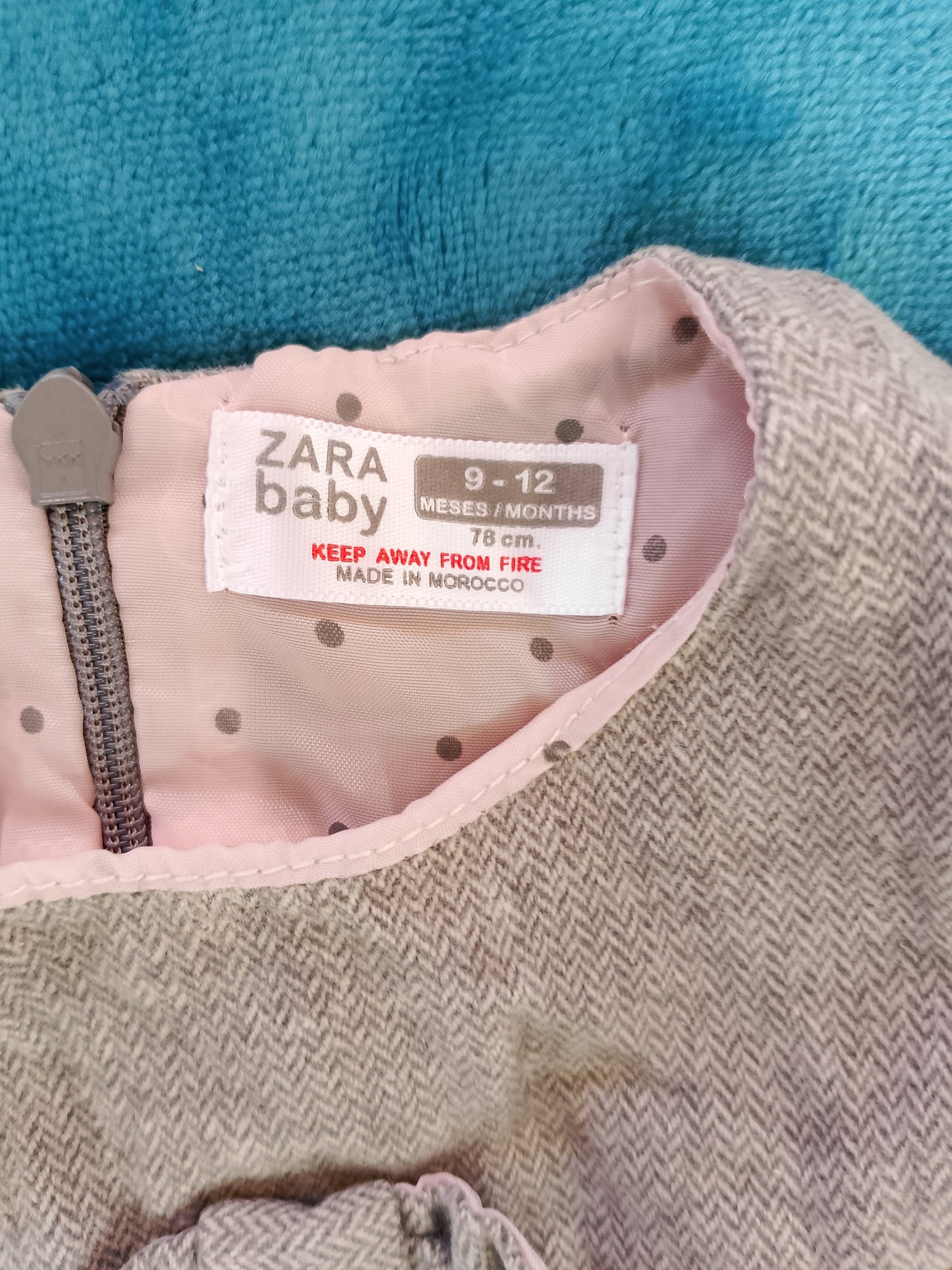 Rochie de bebeluș Zara Baby cu fundă - eleganță și stil pentru ocazii speciale! 9-12 luni.