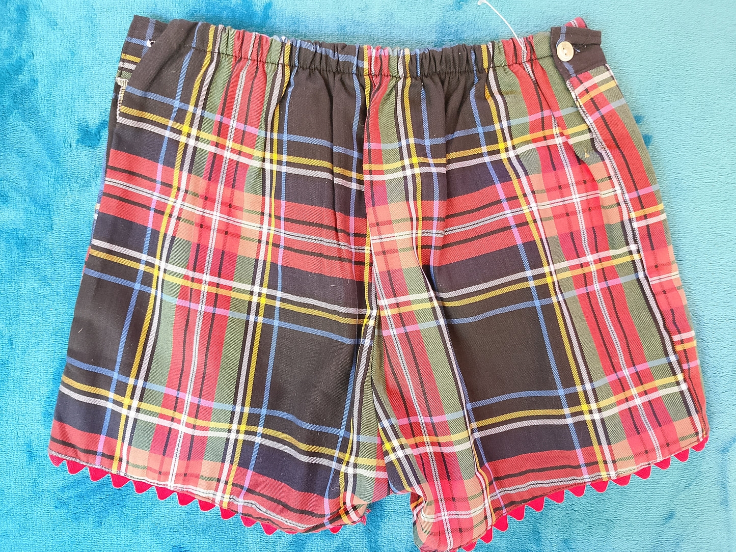 Pantaloni Scurți Copii cu Imprimeu Scoțian (Tartan) – Stil Britanic la Modă! 6-8 ani