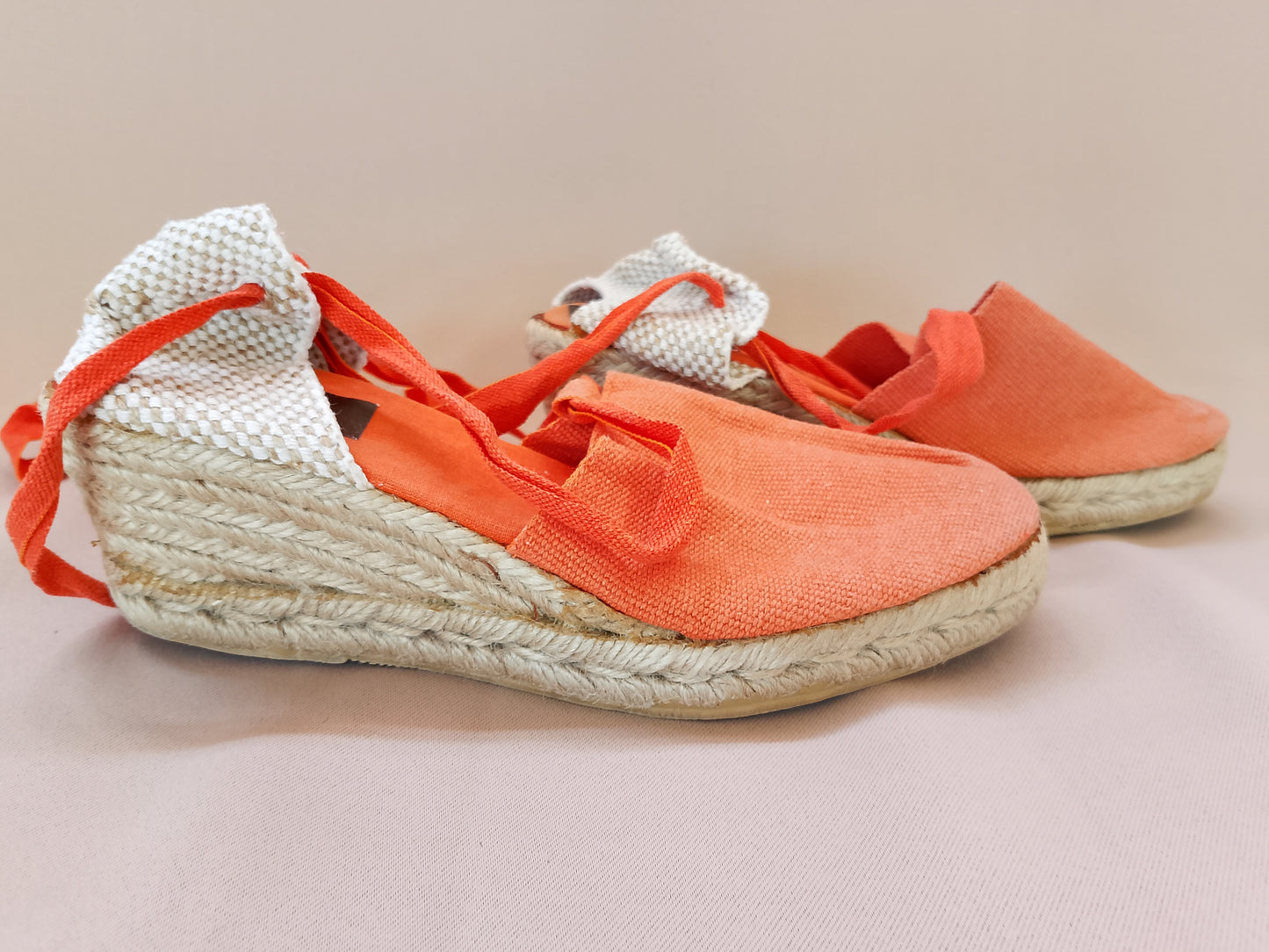 Espadrile Vibrante Portocalii cu Talpă de Iută – Accentu Perfect de Vară!