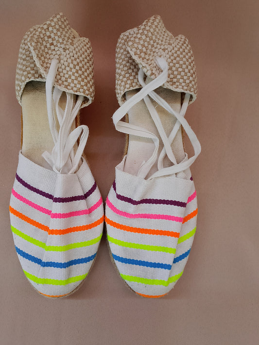 Espadrile Vesele cu Dungi Multicolore și Talpă de Iută – Esența Stilului Boem de Vară!