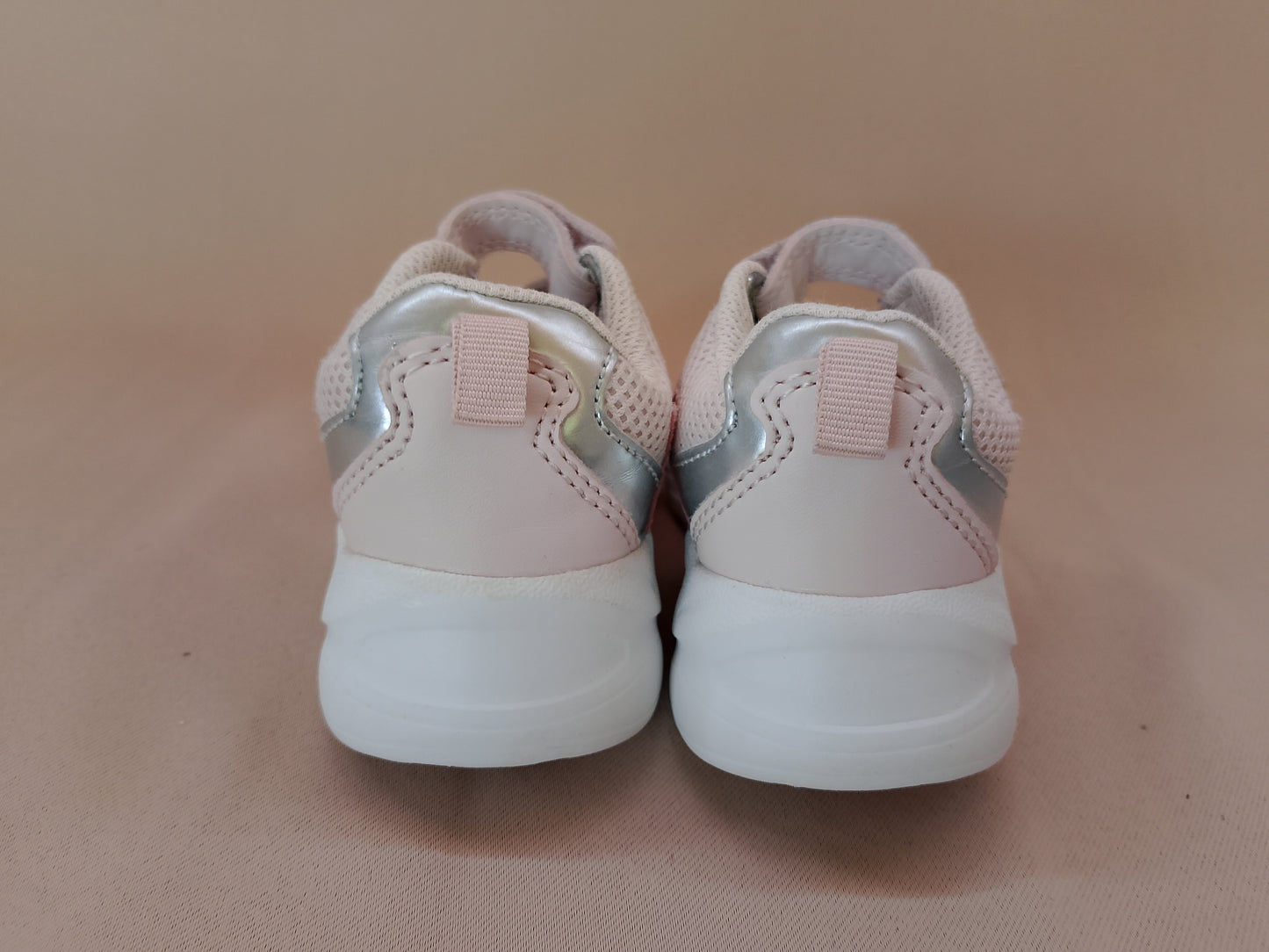 Adidași de fetițe, roz și argintii - Stil urban pentru micuțele fashioniste! Marime 23.