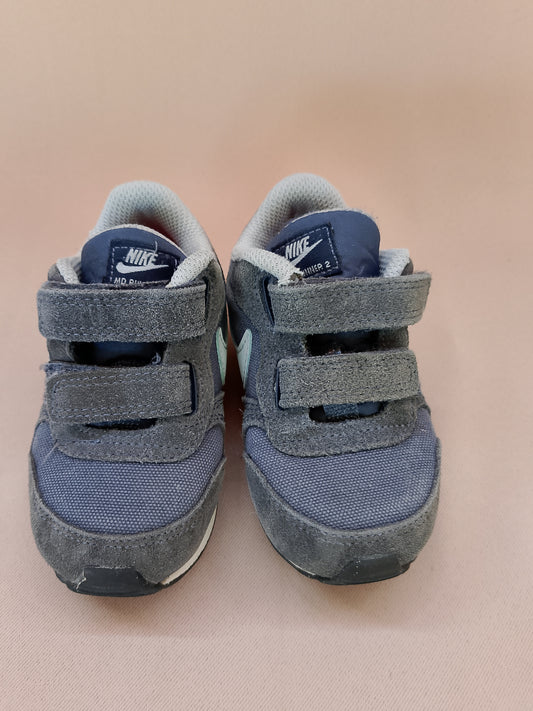 Adidași "Nike" pentru copii - Stabilitate și stil pentru micii exploratori! Marime 22.