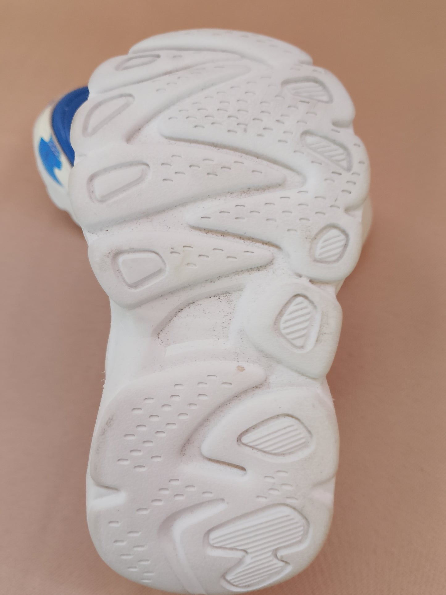 Adidași "Minion" pentru copii - Stai la modă cu personajele tale preferate! Marimea 21.