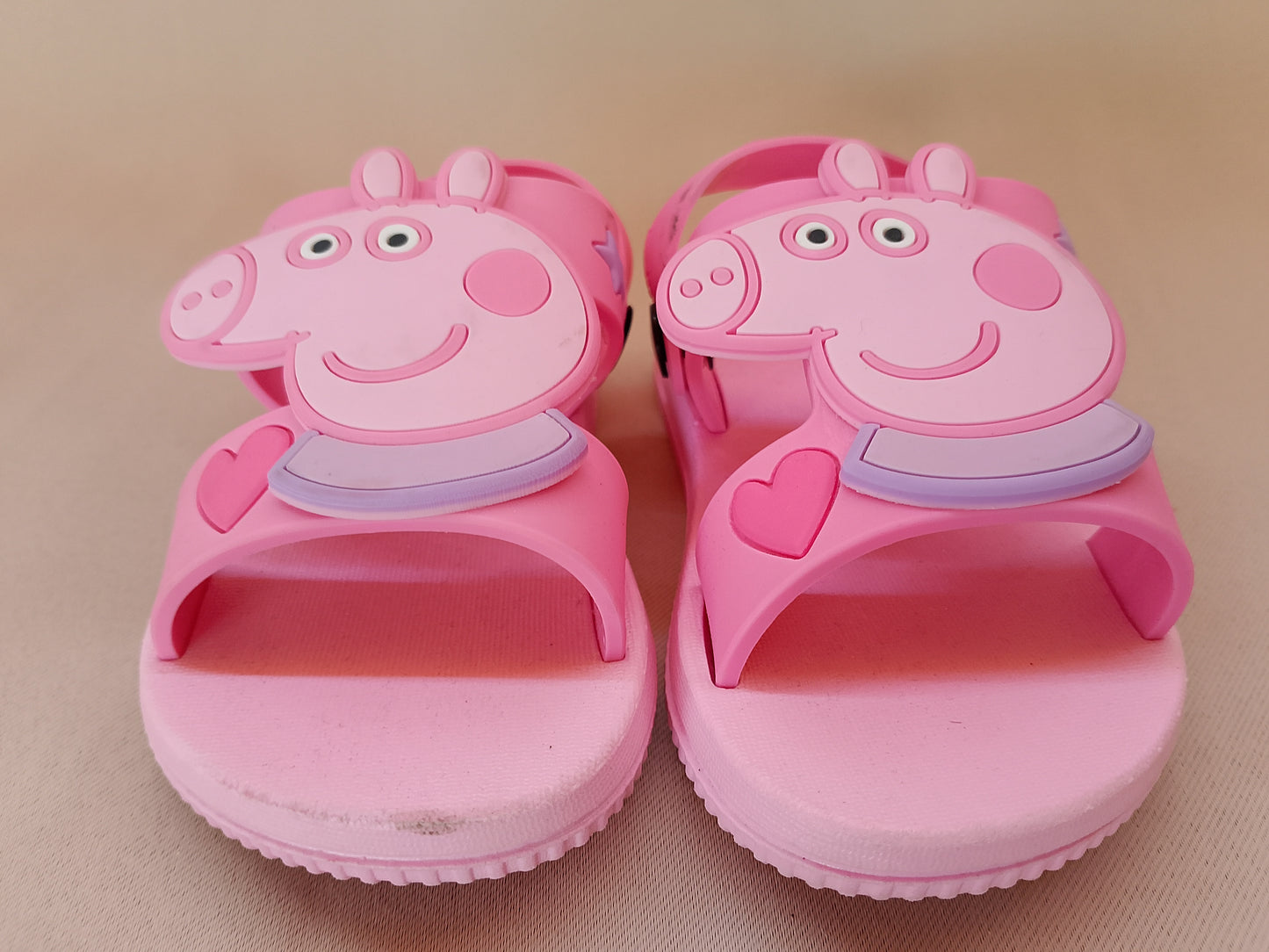 Sandale "Peppa Pig" pentru fetițe - Distracție garantată cu personajul preferat! Marime 22-23