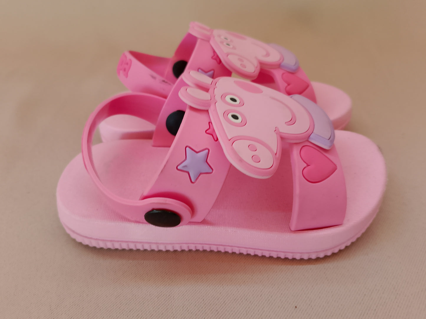 Sandale "Peppa Pig" pentru fetițe - Distracție garantată cu personajul preferat! Marime 22-23
