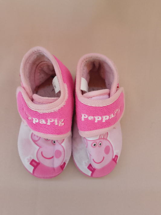 Papucei de casă "Peppa Pig" pentru fetițe - Confort și căldură pentru piciorușele mici! Marimea 24.