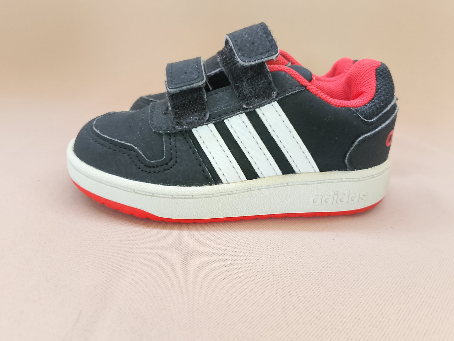 Adidași "Adidas" pentru copii, negri cu dungi albe - Stil clasic și confort garantat! Marimea 23.