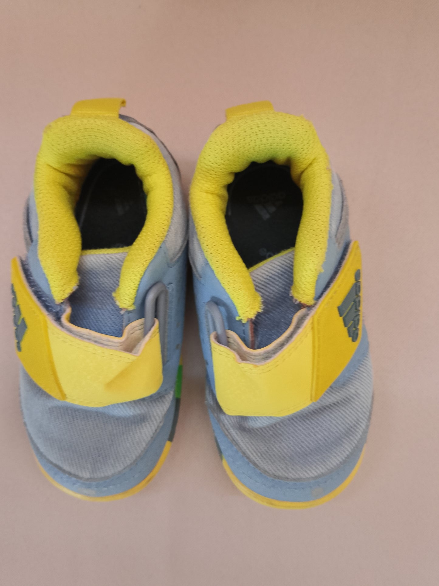 Adidași "Adidas" multicolori pentru copii - Stil și distracție la fiecare pas! Marimea 21.