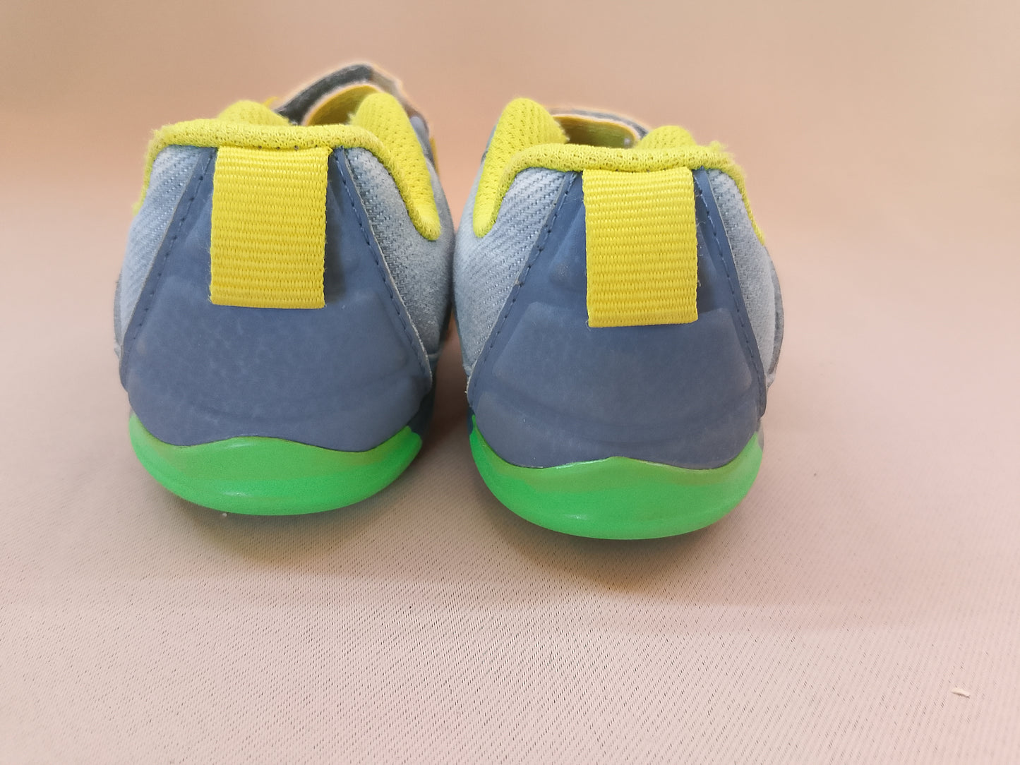 Adidași "Adidas" multicolori pentru copii - Stil și distracție la fiecare pas! Marimea 21.