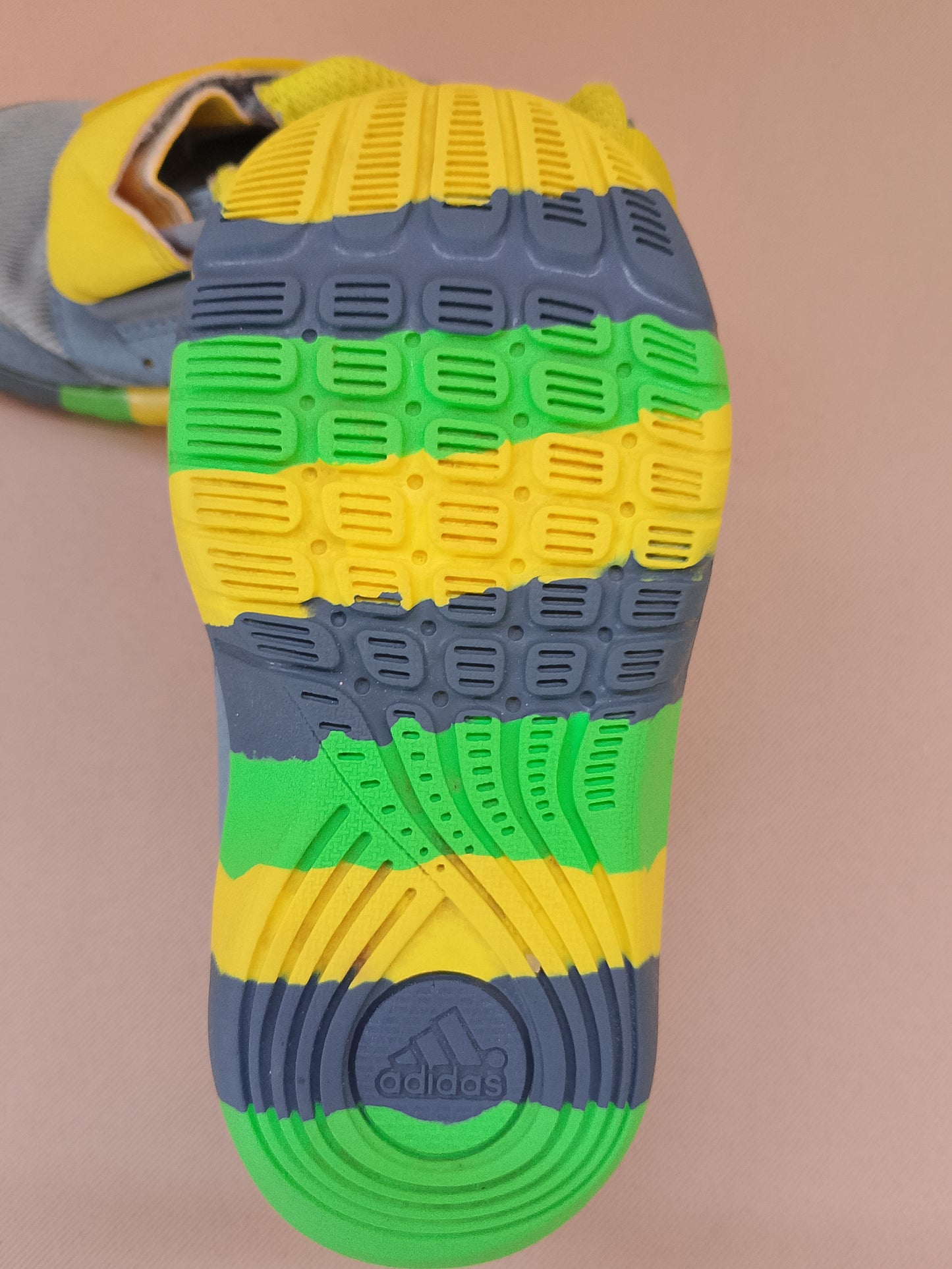 Adidași "Adidas" multicolori pentru copii - Stil și distracție la fiecare pas! Marimea 21.