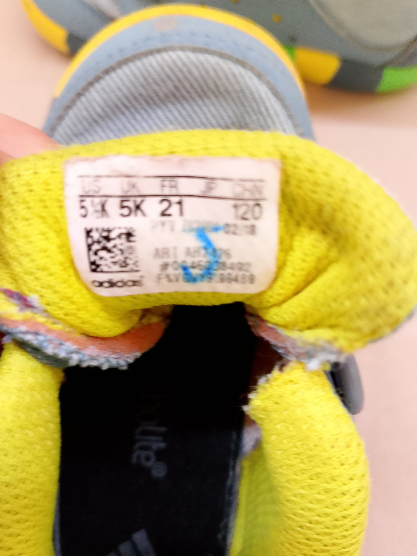 Adidași "Adidas" multicolori pentru copii - Stil și distracție la fiecare pas! Marimea 21.