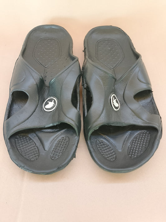 Șlapi/Papuci Negri. Unisex, Confortabili pentru Plajă și Piscină