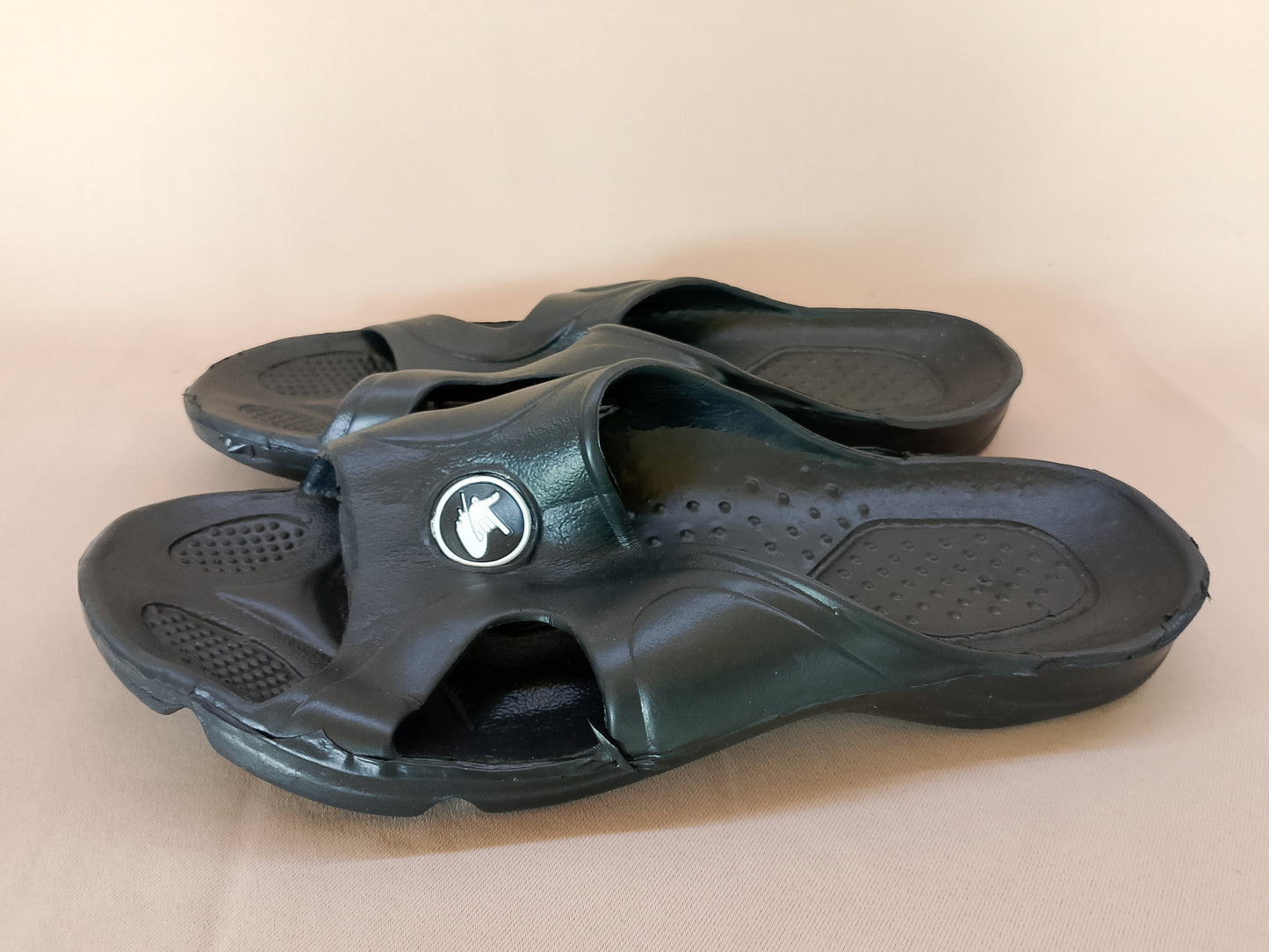 Șlapi/Papuci Negri. Unisex, Confortabili pentru Plajă și Piscină