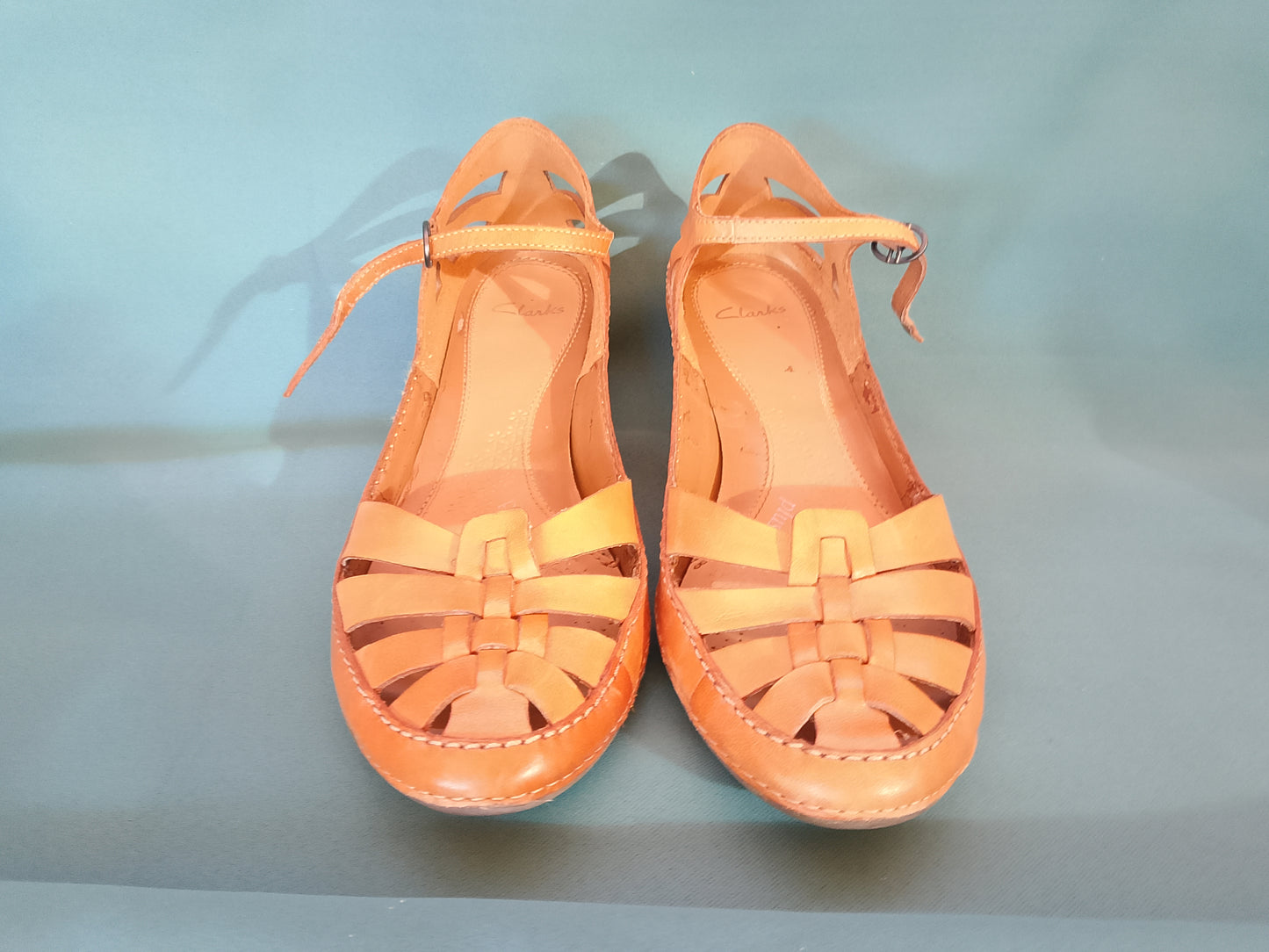 Sandale Dama Clarks Maro Portocaliu, din Piele, Tip Fisherman - Confort și Stil