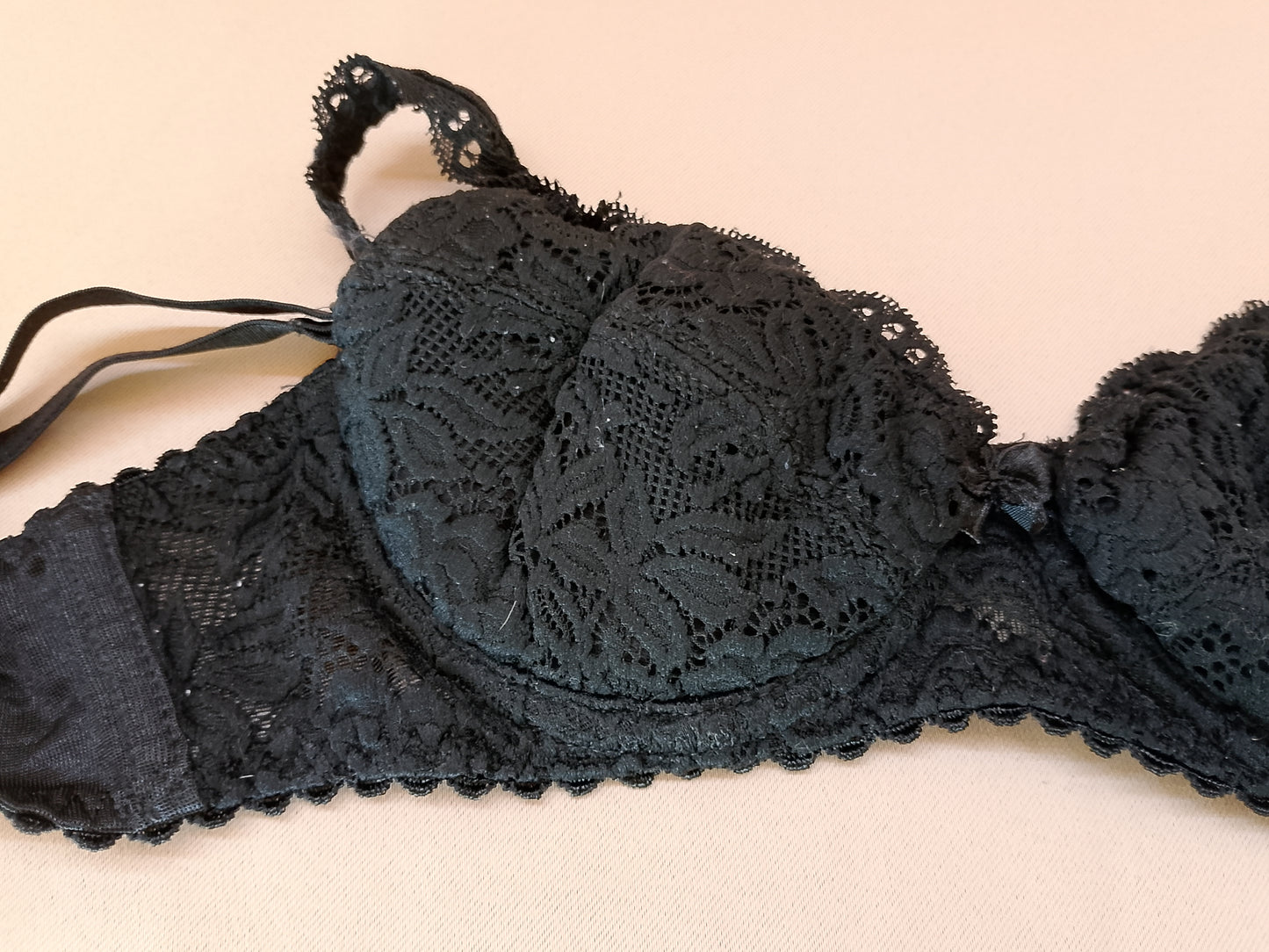 Secretul Perfect: Sutien Chicca Push-Up cu Gel – Confort și Volum Sedicator! 70 B